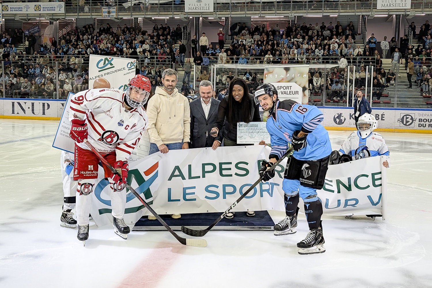 hockey, Vidéo | Le Crédit Agricole Alpes Provence soutient le hockey sur glace amateur à Marseille, Made in Marseille