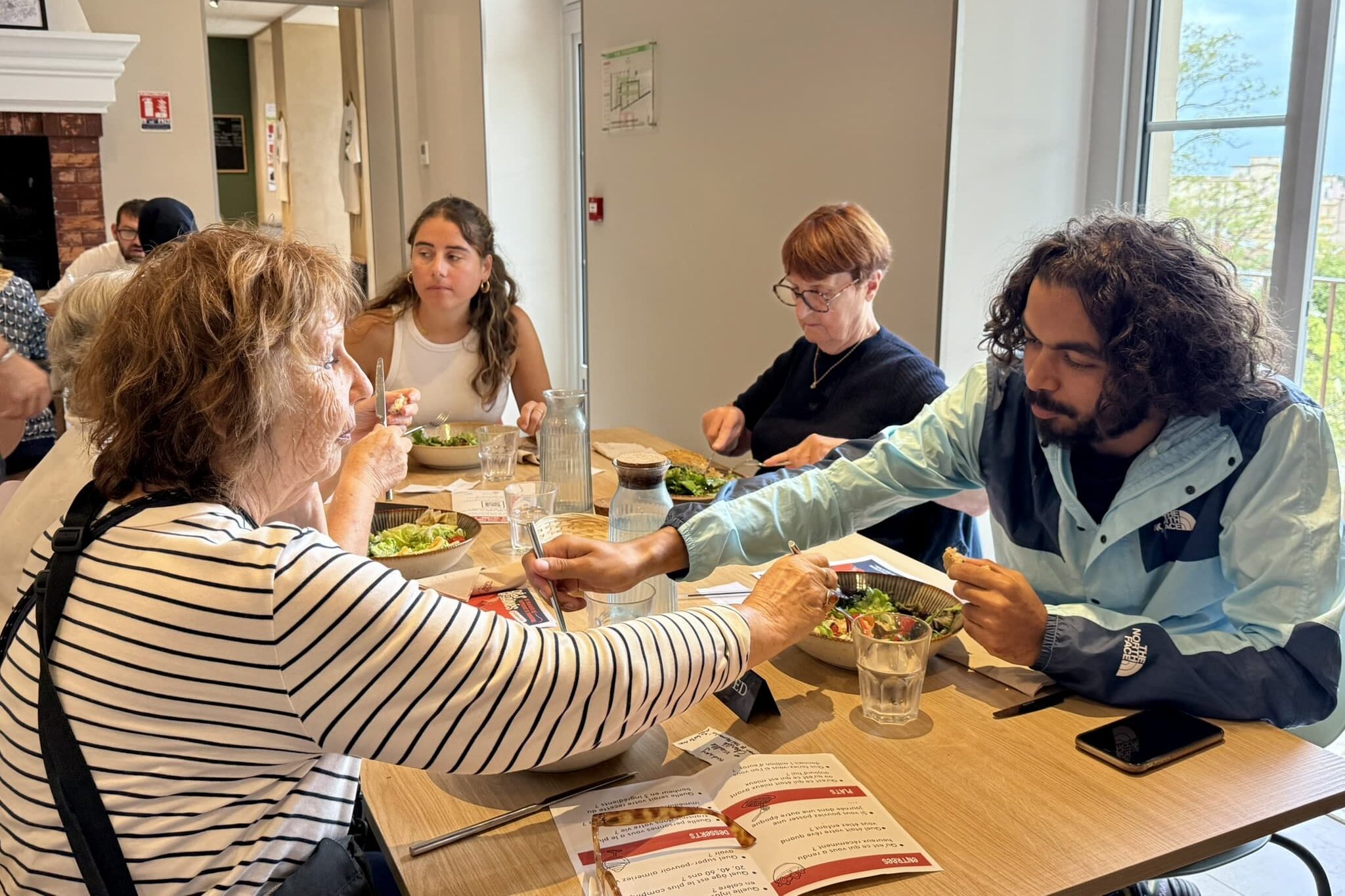 déj'aînés, Déj’Aînés, des repas entre jeunes et seniors pour rompre l’isolement organisés à Marseille, Made in Marseille