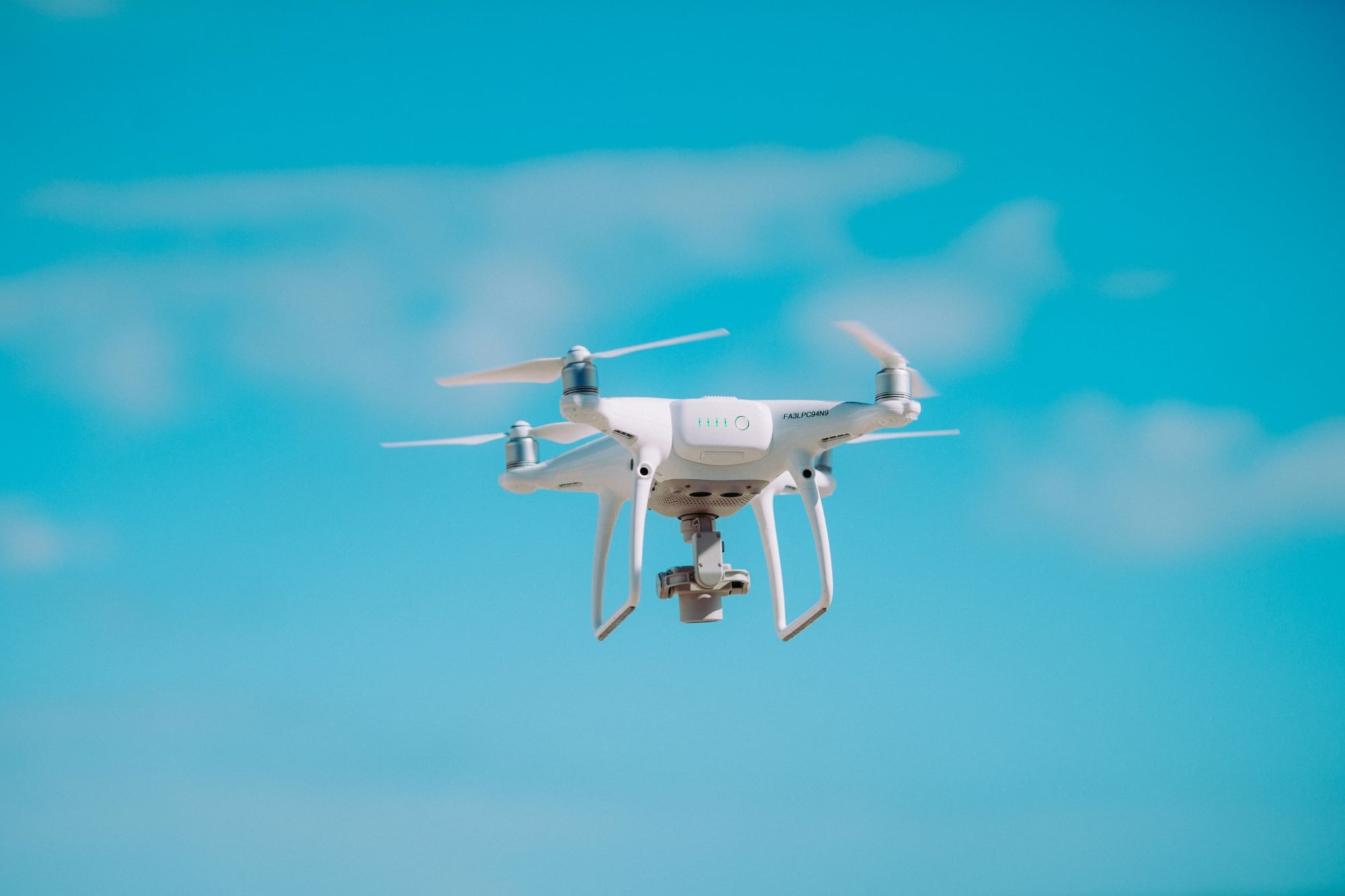 Aix, À Aix, des drones vont survoler le centre-ville pour repérer le patrimoine dégradé, Made in Marseille