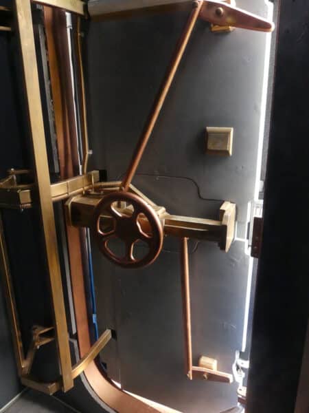escape, Plage Borély : un escape game dans un sous-marin sensibilise à la protection de la mer, Made in Marseille