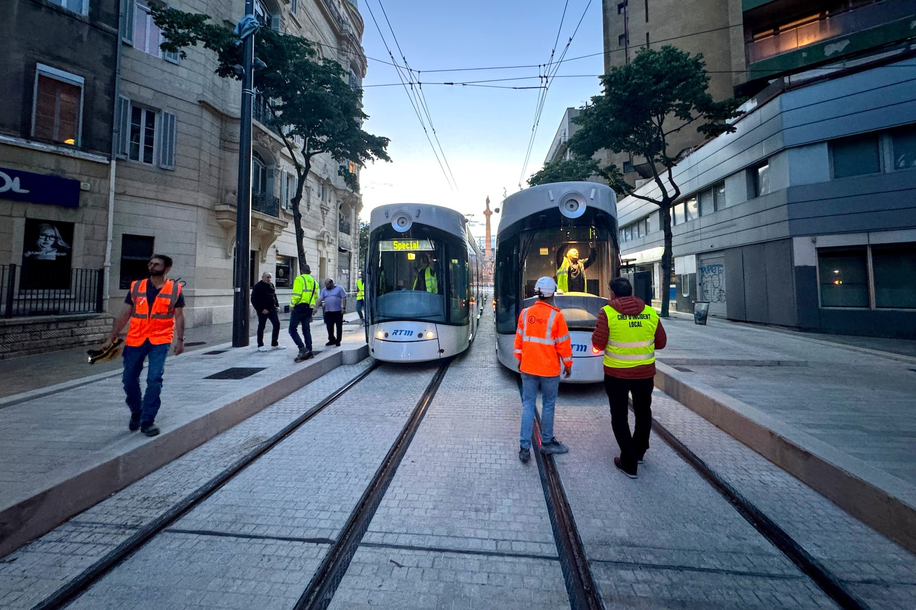 tramway, En images | Le tramway débute ses essais nocturnes entre Castellane et Dromel, Made in Marseille
