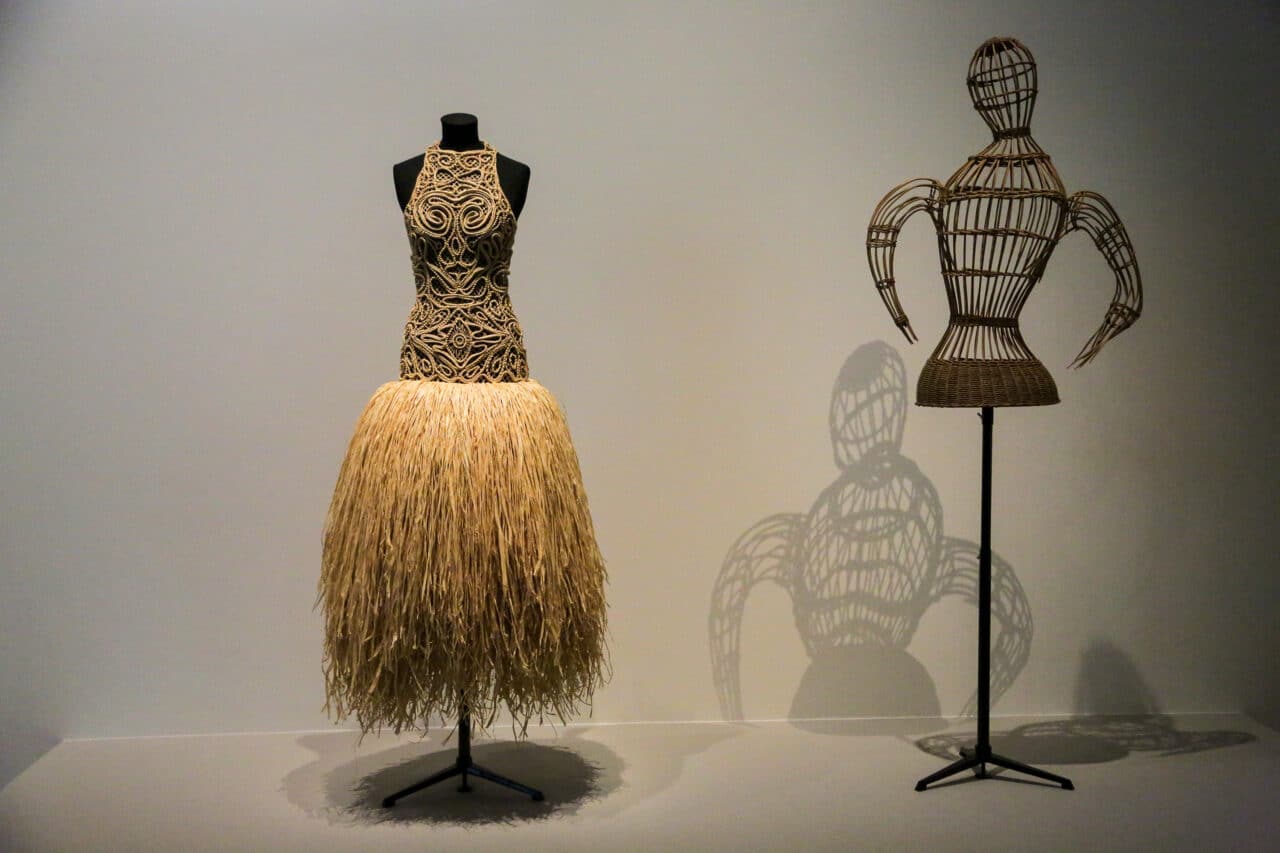 fashion folklore, « Fashion Folklore » au Mucem : quand la haute couture s&rsquo;inspire des vêtements traditionnels, Made in Marseille