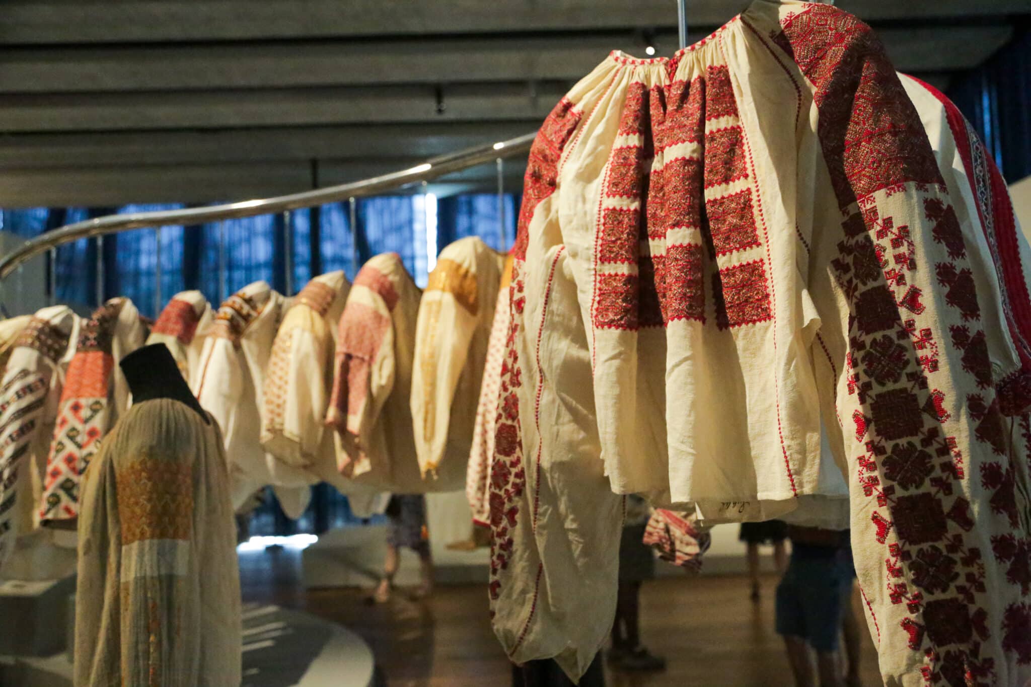 "Fashion Folklore" au Mucem quand la haute couture s'inspire des