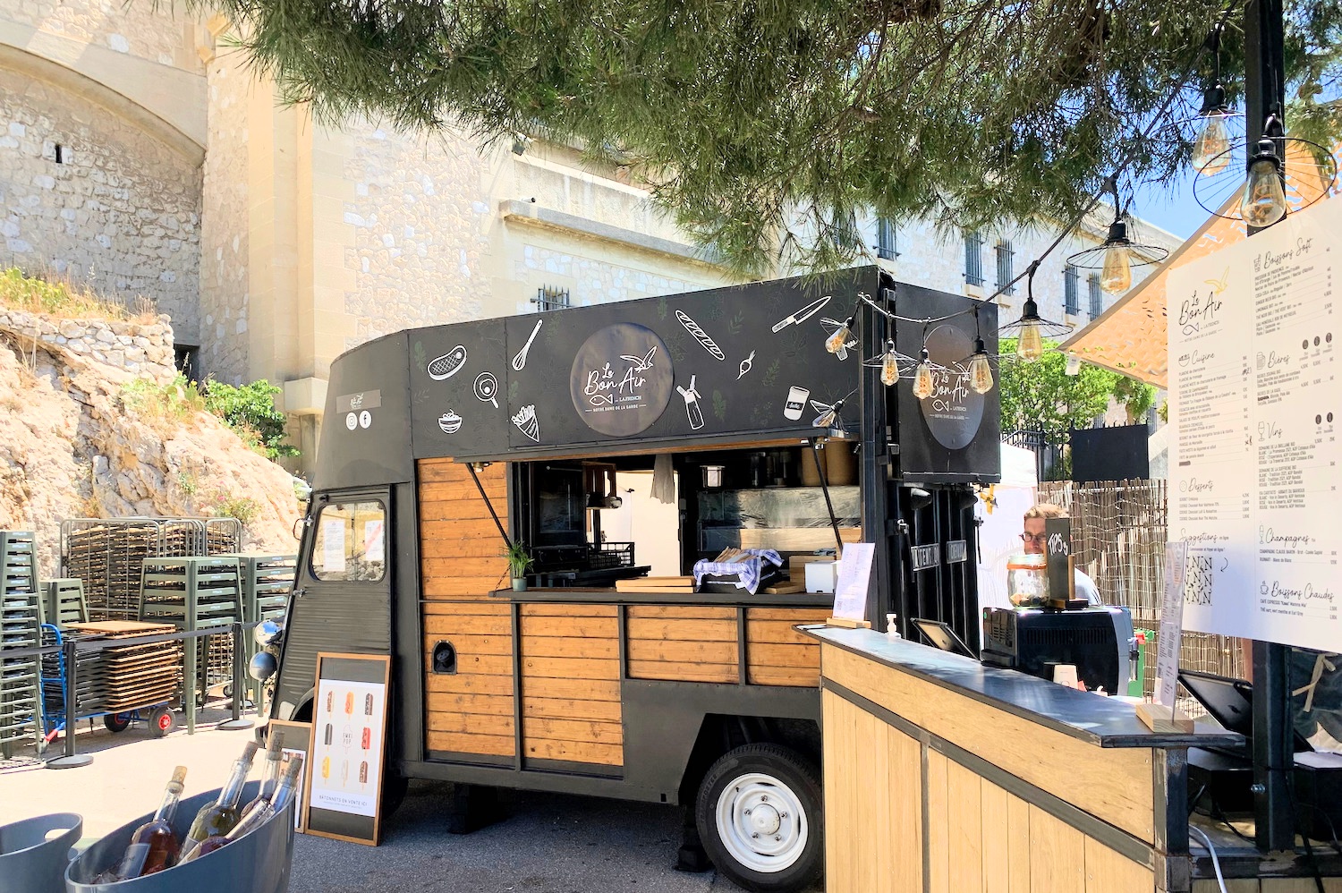 food truck, Un food truck avec vue panoramique sous la Bonne Mère, Made in Marseille