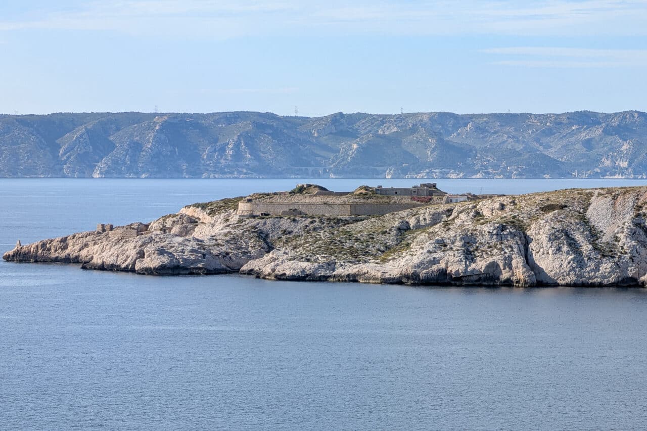 Frioul, Apr&egrave;s des ann&eacute;es de pause, Ora-&iuml;to veut relancer son projet artistique au Frioul, Made in Marseille