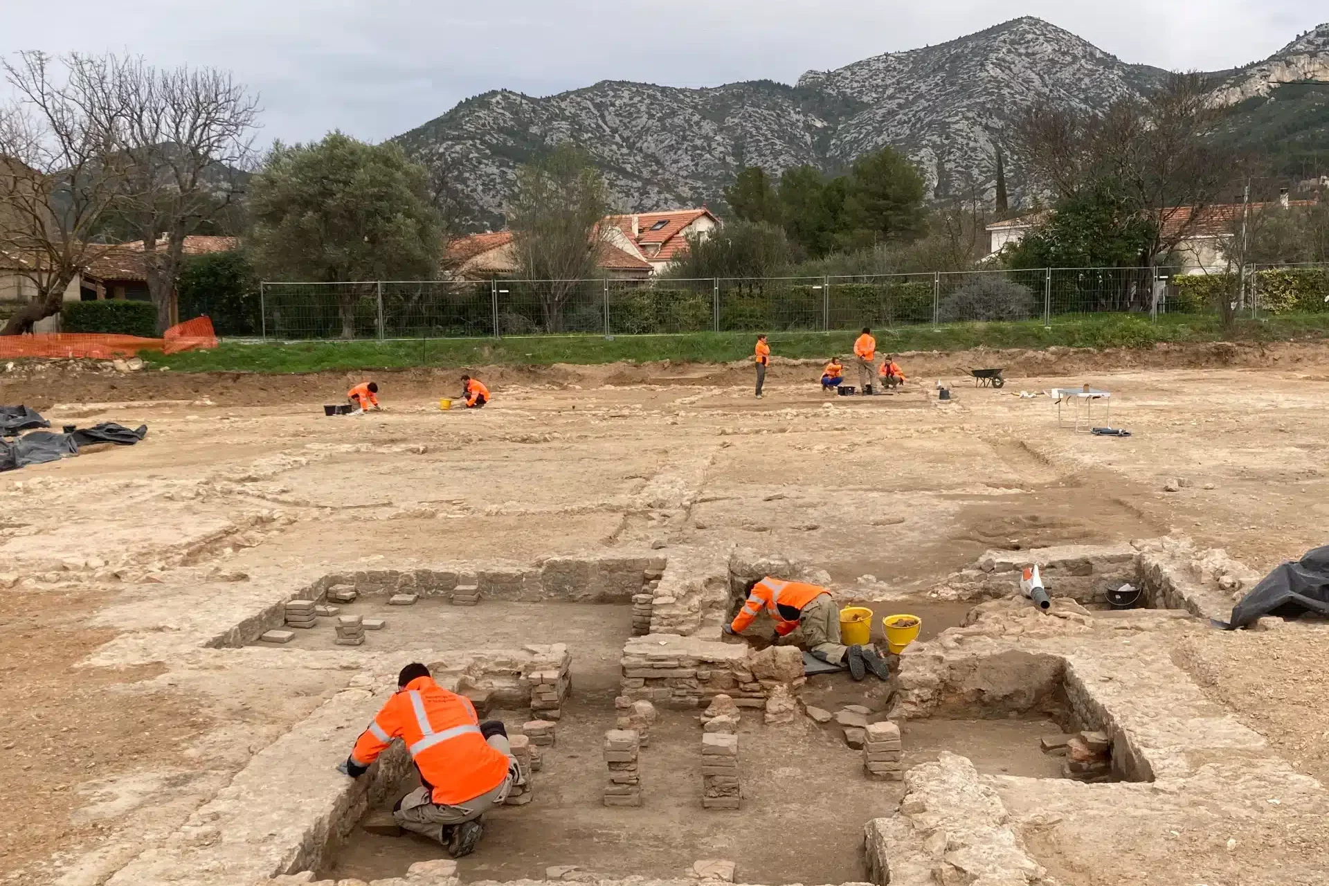 G&eacute;menos, Des fouilles arch&eacute;ologiques r&eacute;v&egrave;lent un complexe thermal antique &agrave; G&eacute;menos, Made in Marseille