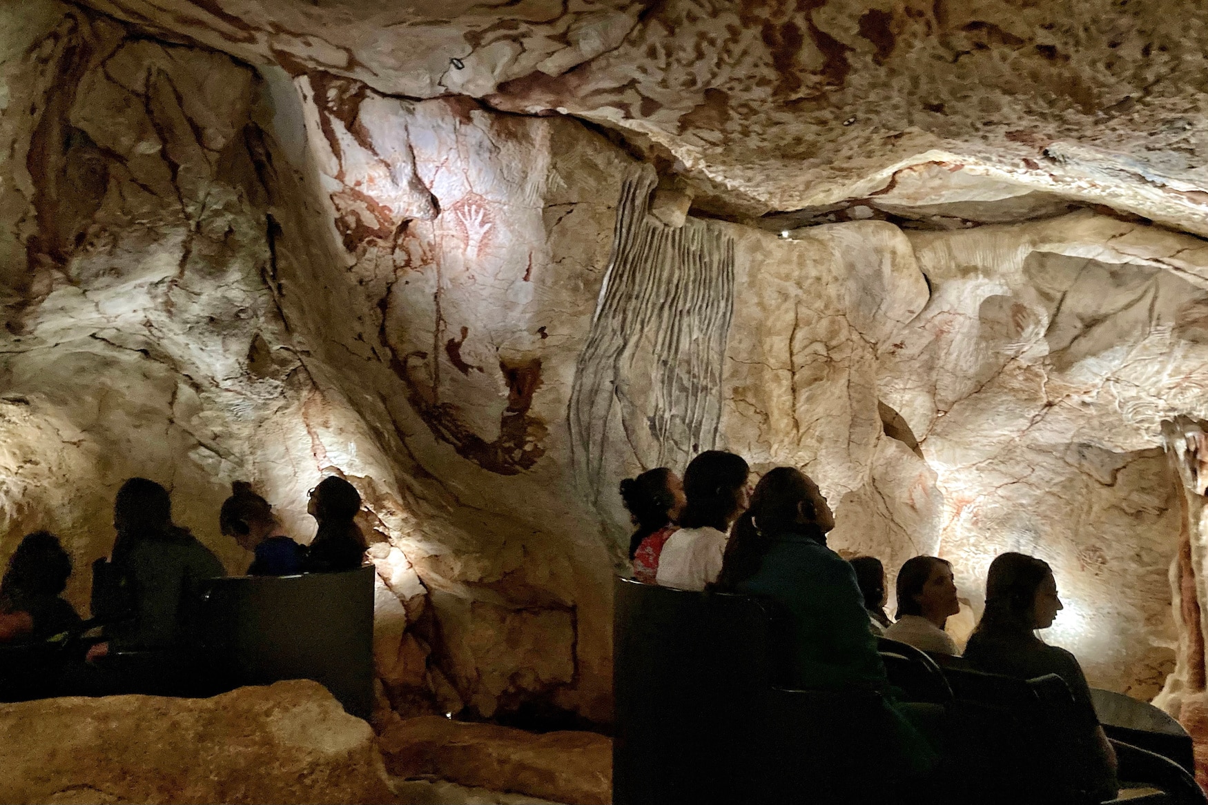 Cosquer, Vidéo | Visite de la grotte Cosquer avant son ouverture au public samedi 4 juin, Made in Marseille
