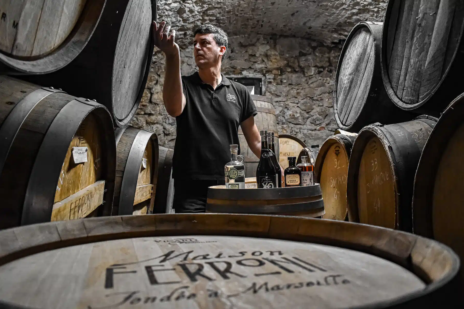 ferroni, Vidéo | L’atelier Ferroni ravive l’histoire oubliée du rhum à Marseille, Made in Marseille