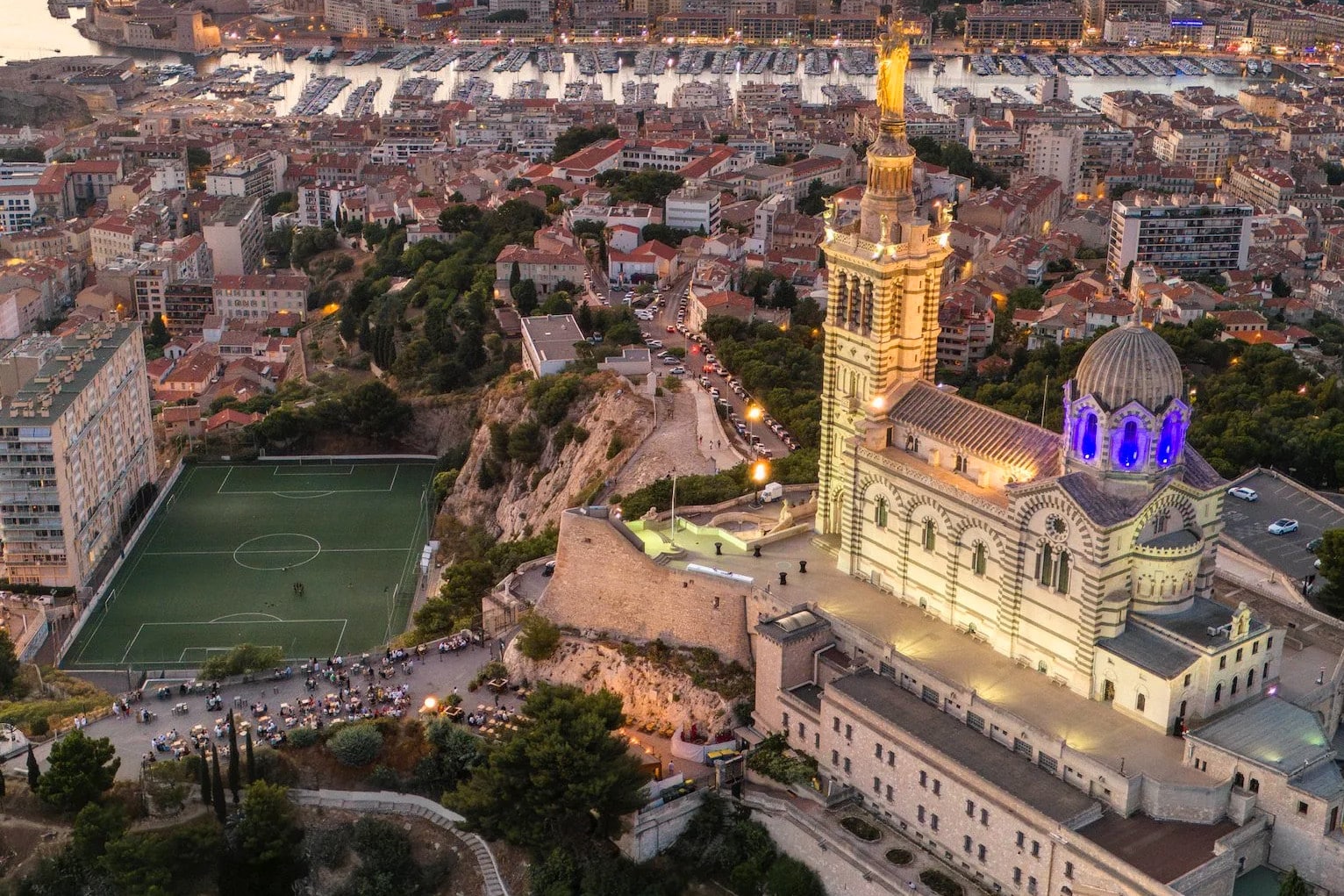 Bon Air, La guinguette Le Bon Air de retour &agrave; la Bonne M&egrave;re avec sa vue exceptionnelle, Made in Marseille
