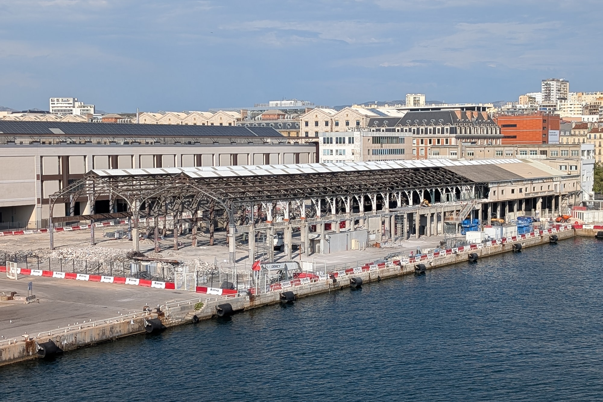 j0, Place de la Joliette, les Halles du J0 mises &agrave; nu avant leur grande transformation, Made in Marseille