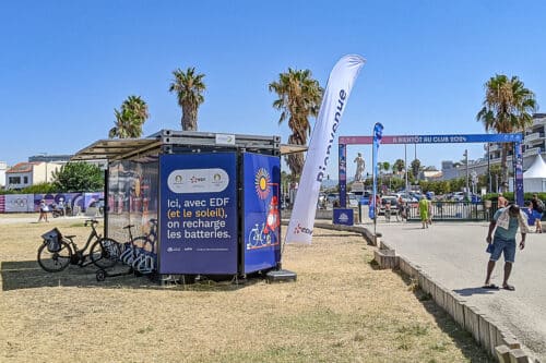 plages du prado, Sur les plages du Prado, un kiosque solaire recharge les téléphones et vélos électriques, Made in Marseille