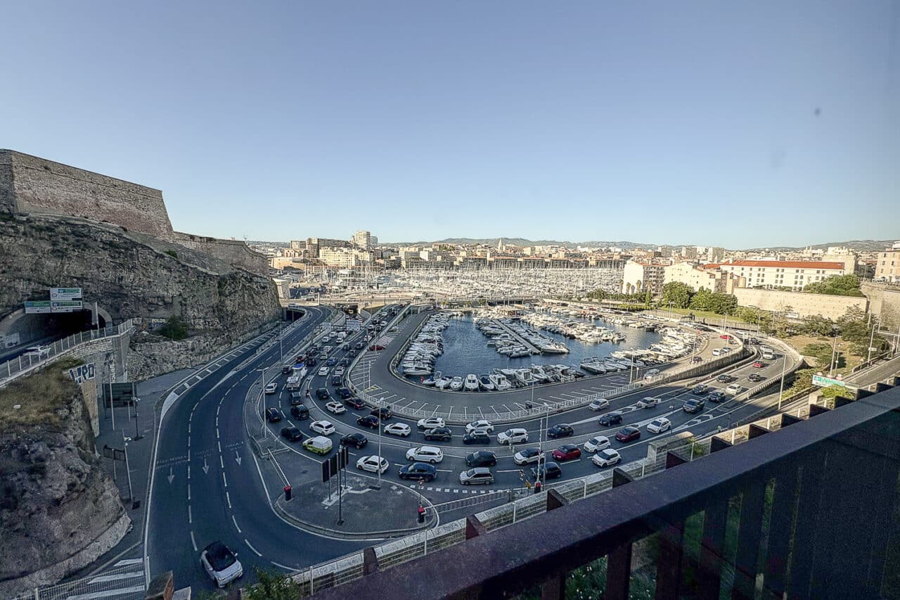 yes we camp, En images | Yes We Camp récupère un bâtiment de 4200 m2 sur le Vieux-Port de Marseille, Made in Marseille