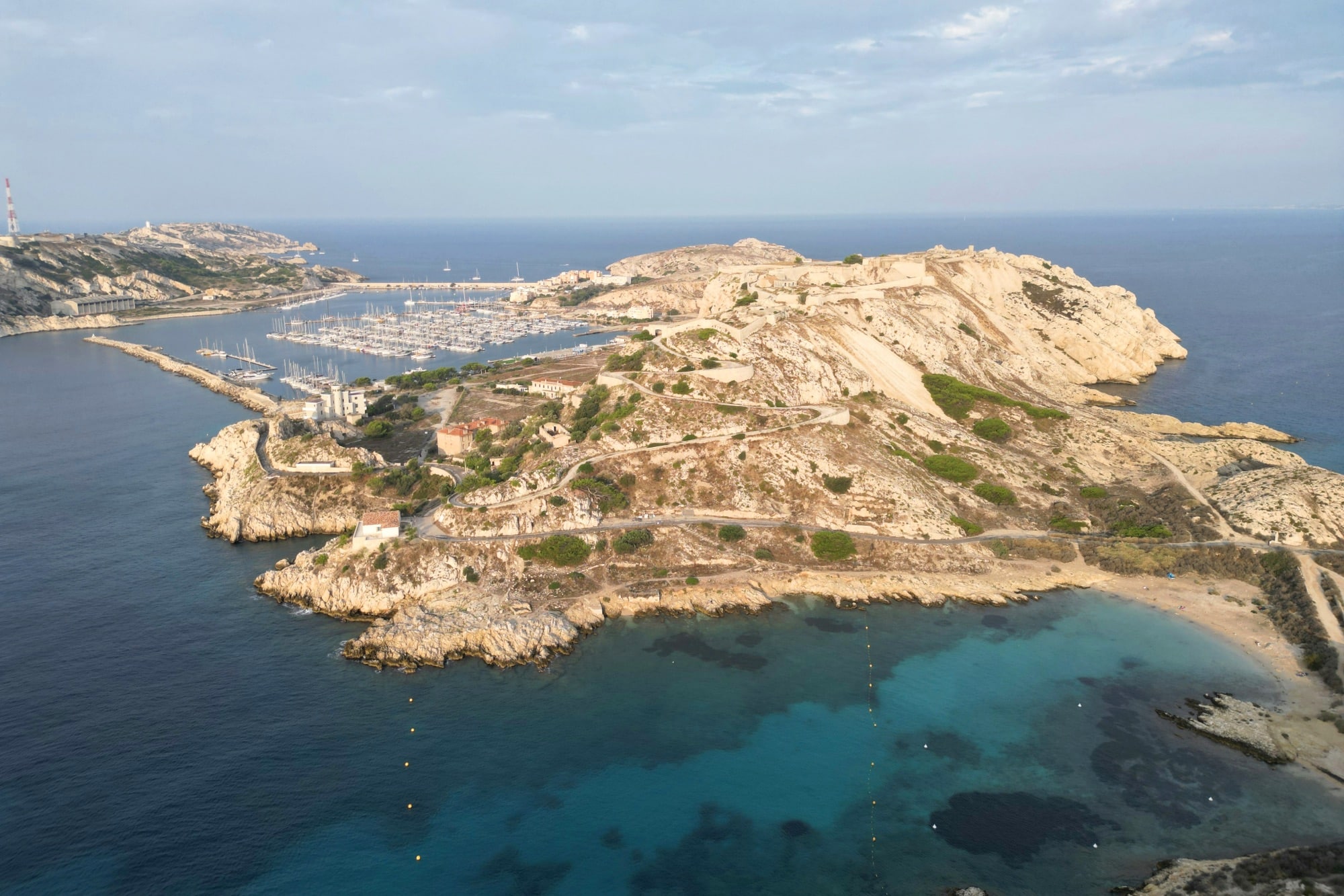 frioul, &Agrave; Marseille, les &eacute;lecteurs des &icirc;les du Frioul bravent la mer pour aller voter, Made in Marseille