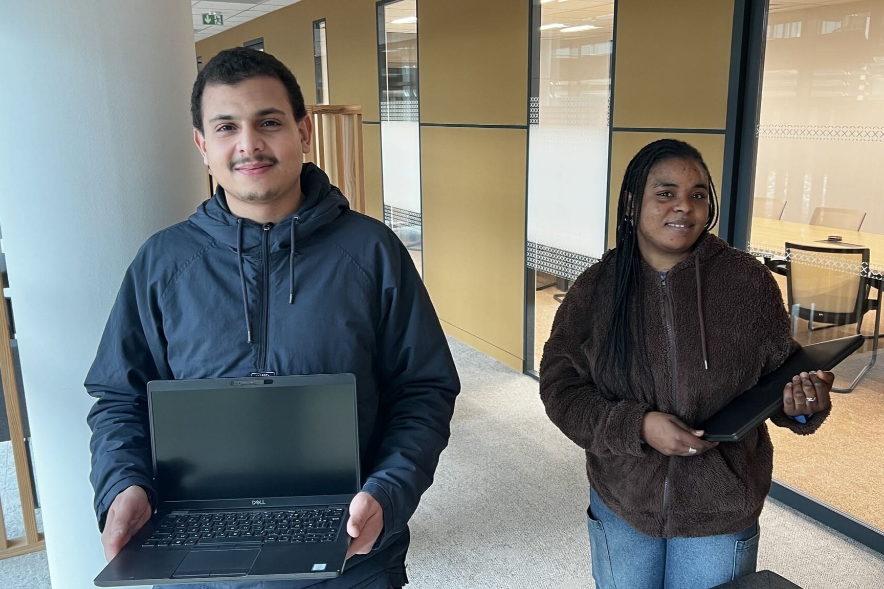 ordinateurs, Le Cr&eacute;dit Agricole Alpes Provence remet 150 ordinateurs aux &eacute;tudiants d&rsquo;Aix Marseille Universit&eacute;, Made in Marseille