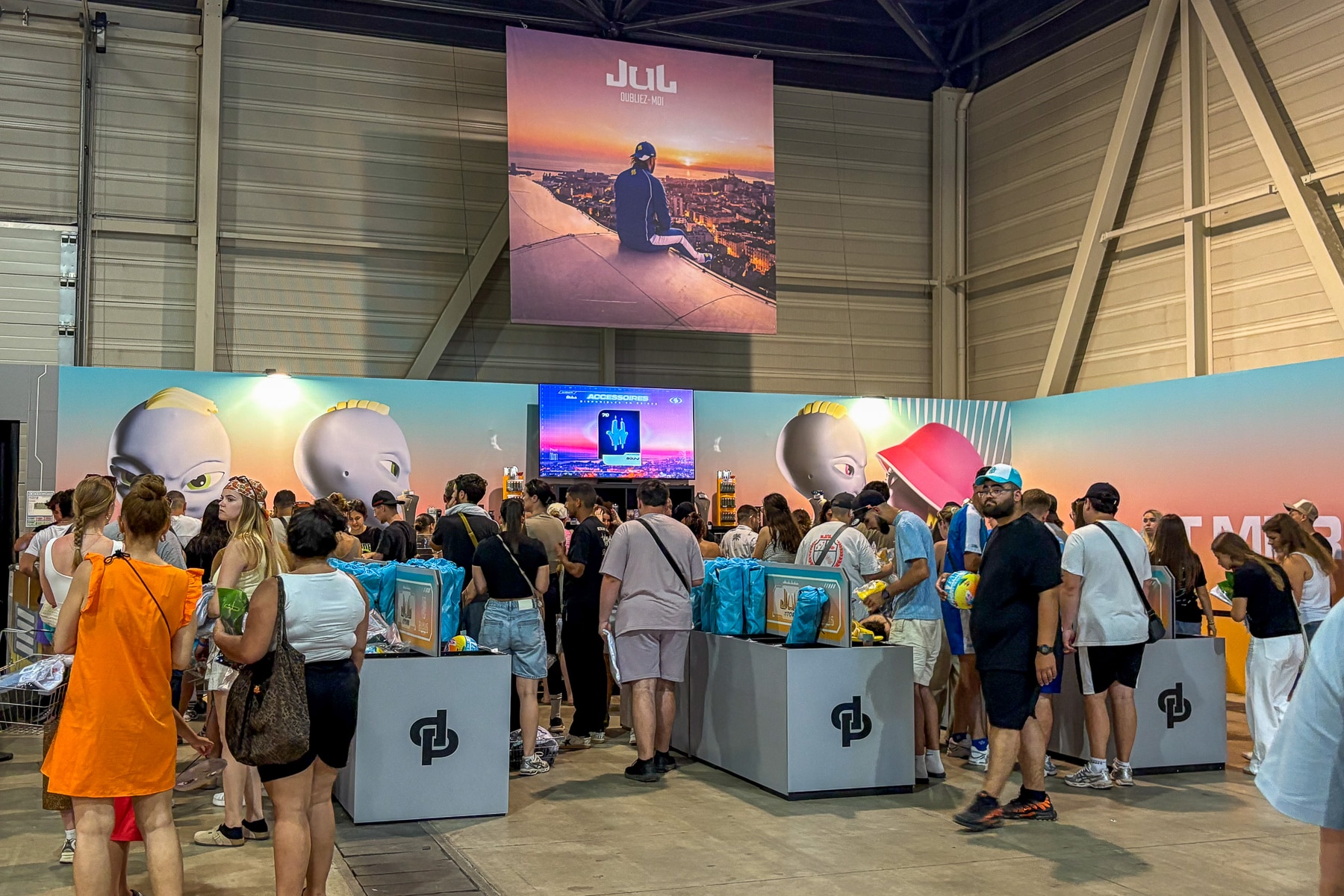 jul store, Vid&eacute;o | Un immense Jul Store a ouvert ce vendredi au parc Chanot, Made in Marseille