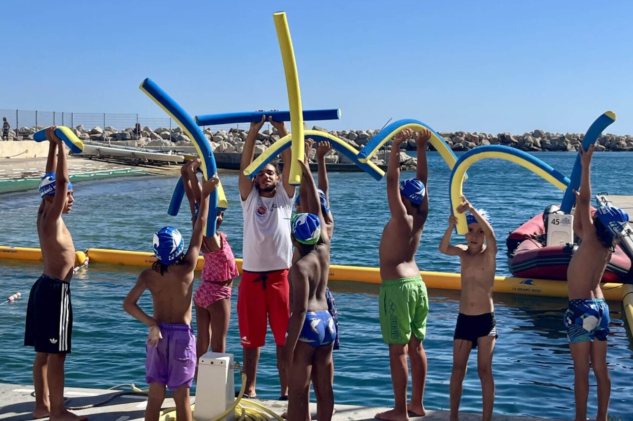 grand bleu, Vidéo | Cet été, les minots des quartiers Nord apprennent à nager avec Le Grand Bleu, Made in Marseille