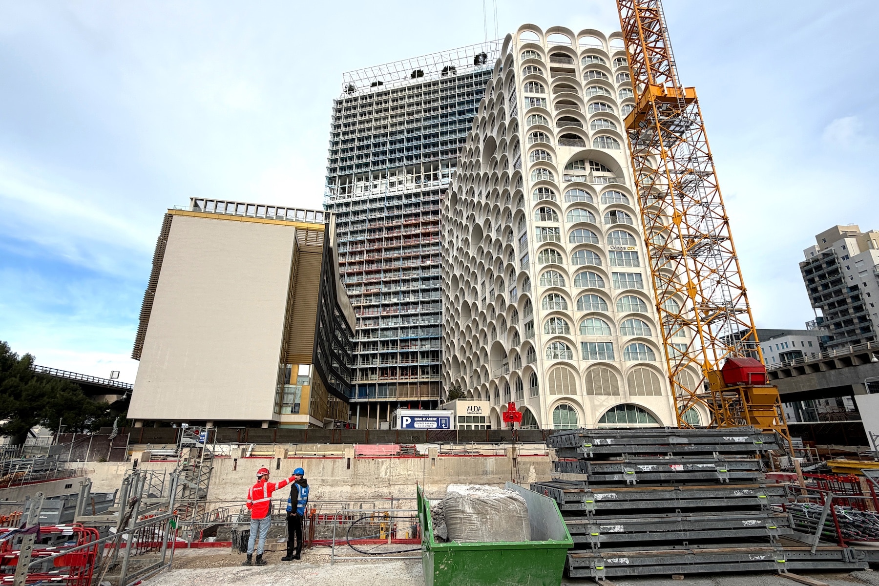 M99, En images | La nouvelle tour M99 s&rsquo;appr&ecirc;te &agrave; sortir de terre &agrave; Arenc, Made in Marseille