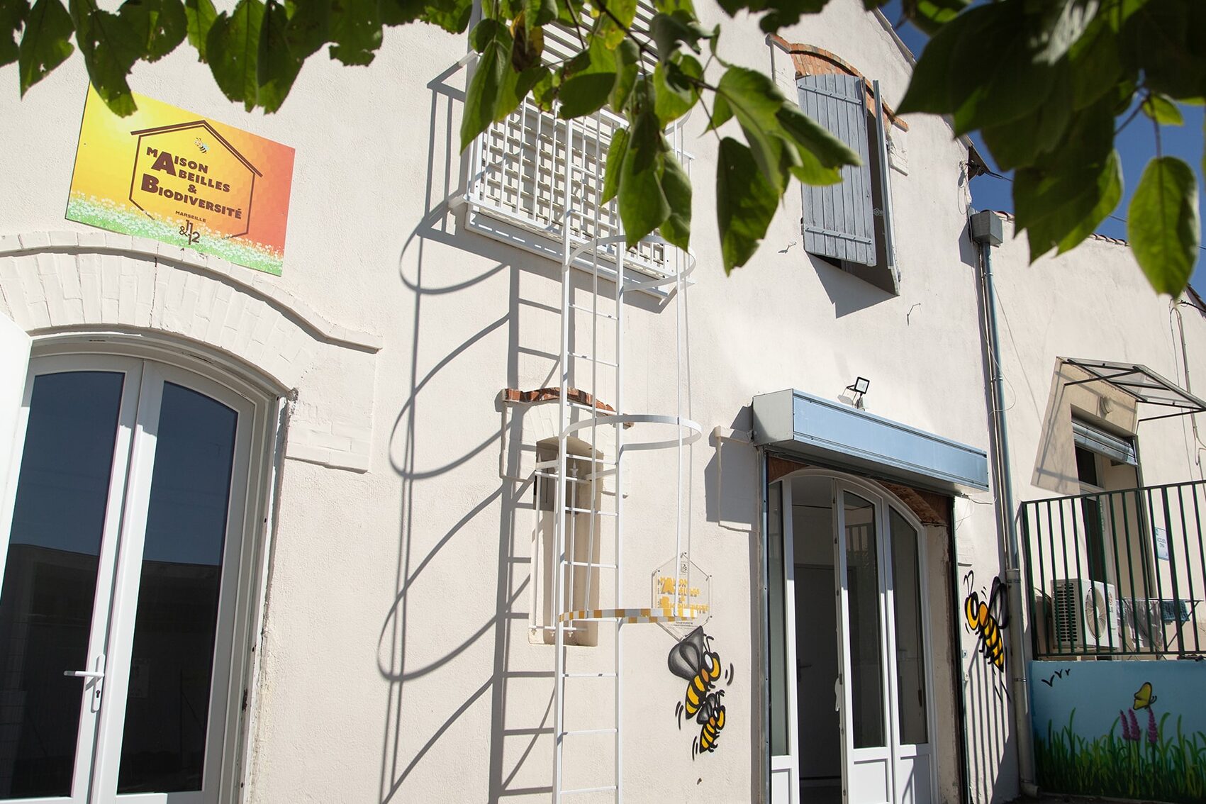 maison abeilles, À Montolivet, une nouvelle Maison des abeilles et de la biodiversité, Made in Marseille