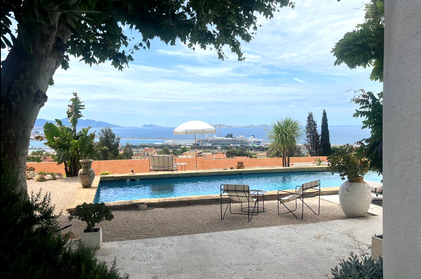 maison d'h&ocirc;te, &Agrave; l&rsquo;Estaque, cette maison d&rsquo;h&ocirc;te propose une r&eacute;sidence de chefs pour s&rsquo;ouvrir sur le quartier, Made in Marseille