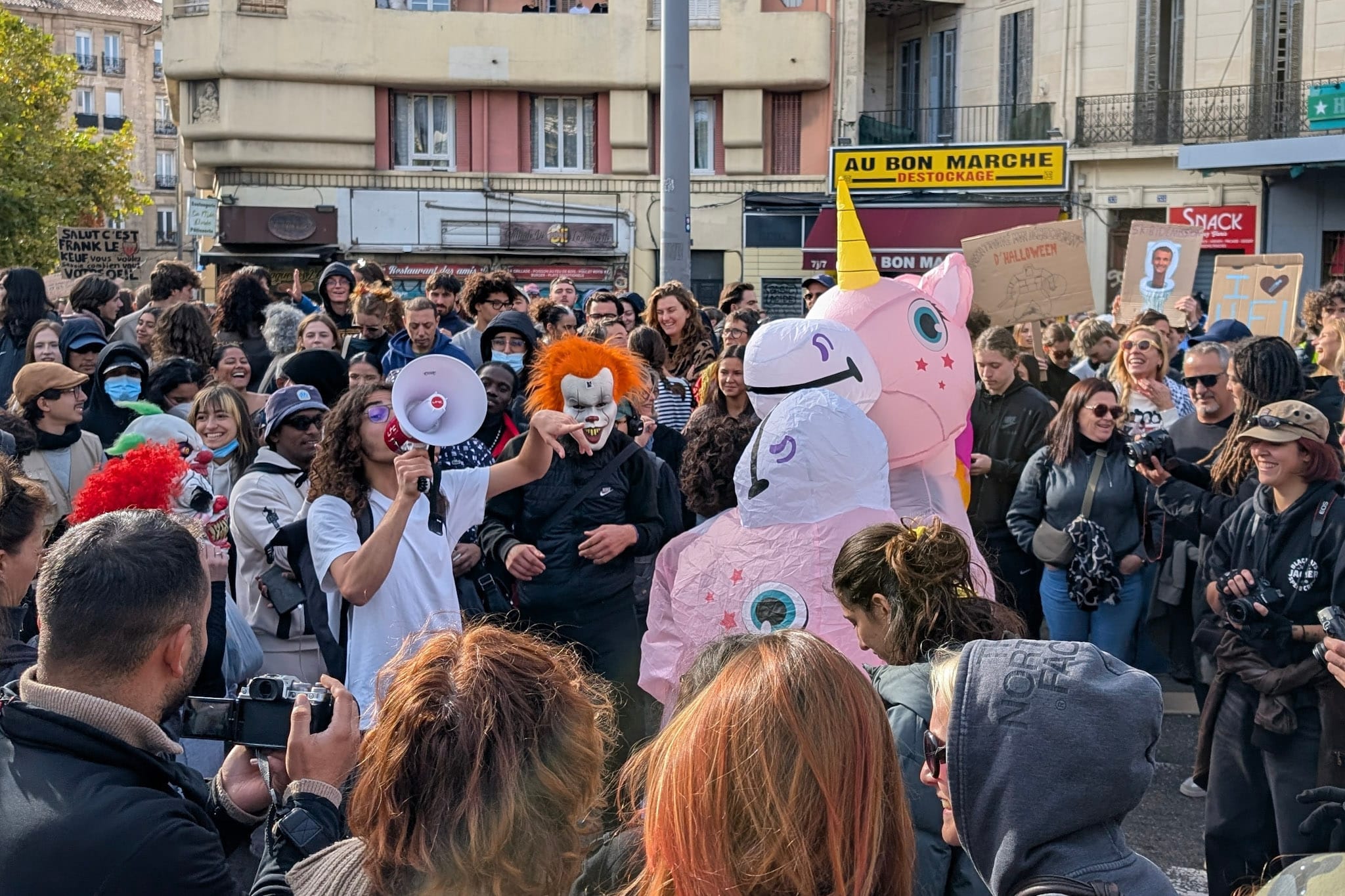 31 octobre, Manifestations interdites, couvre-feu pour mineurs… Les r&egrave;gles du pr&eacute;fet &agrave; Marseille pour le 31 octobre, Made in Marseille