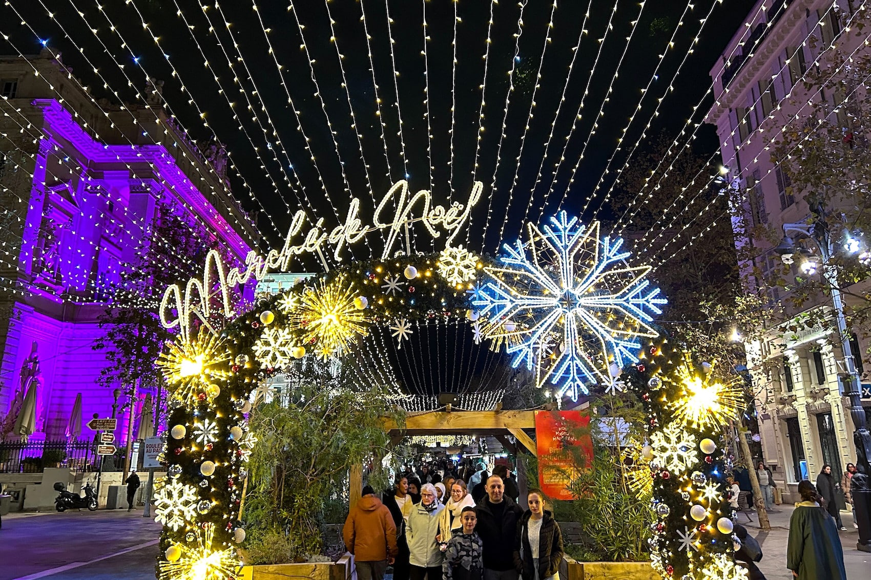 illuminations, Vidéo | La magie de Noël s&rsquo;est emparée de Marseille avec le lancement des illuminations, Made in Marseille