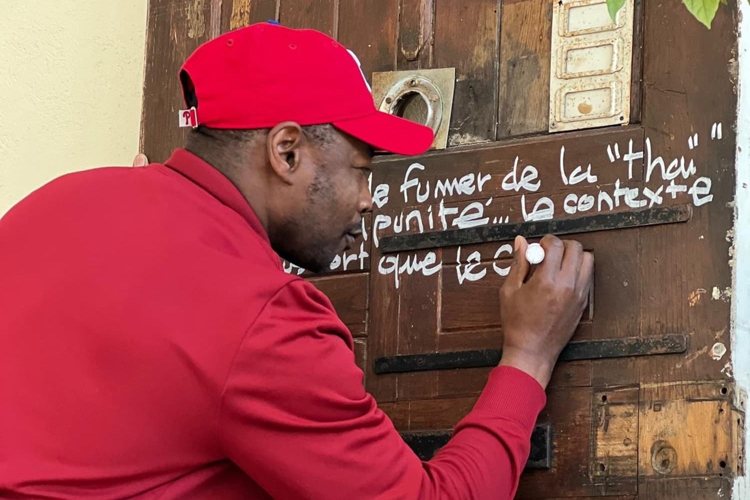 Baumettes, Cantona, Mc Solaar, Akhenaton&hellip; ils transforment des portes des Baumettes en &oelig;uvres d&rsquo;art, Made in Marseille