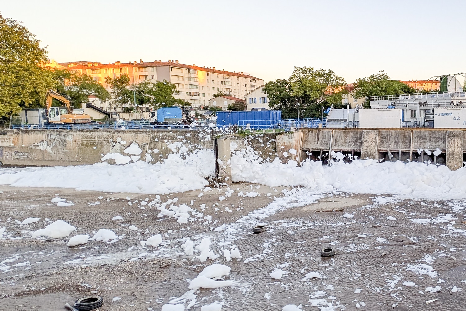 mousse, Vidéo | On vous explique d&rsquo;où vient cette mousse qui a recouvert l&rsquo;Huveaune ce lundi, Made in Marseille