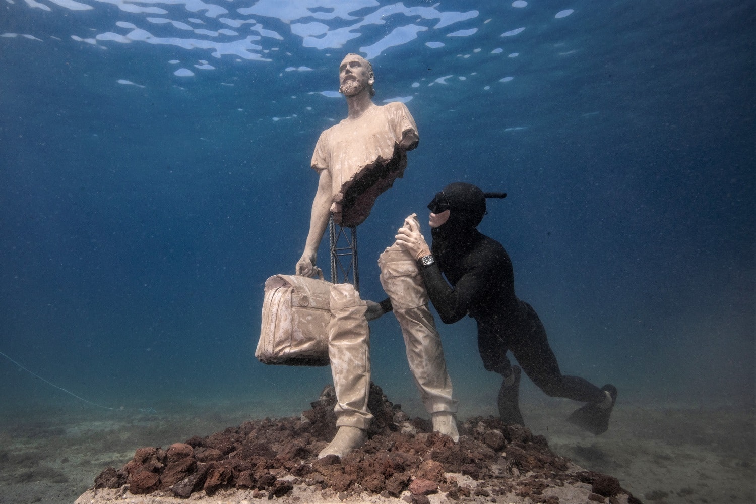 œuvre, Vidéo | Le Musée subaquatique de Marseille immerge sa dernière statue, Made in Marseille