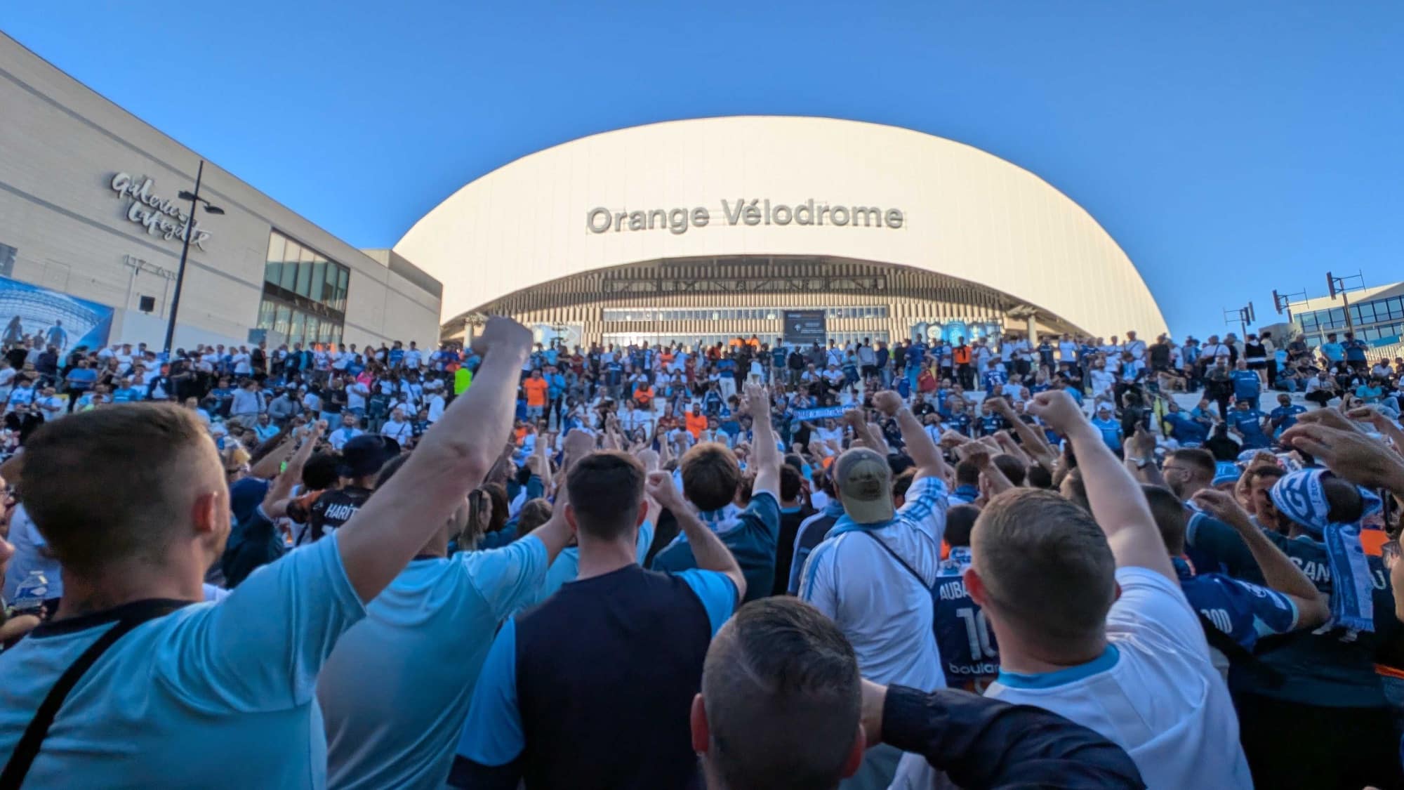 OM PSG, L&rsquo;ambiance monte devant le Vélodrome avant le choc OM-PSG, Made in Marseille