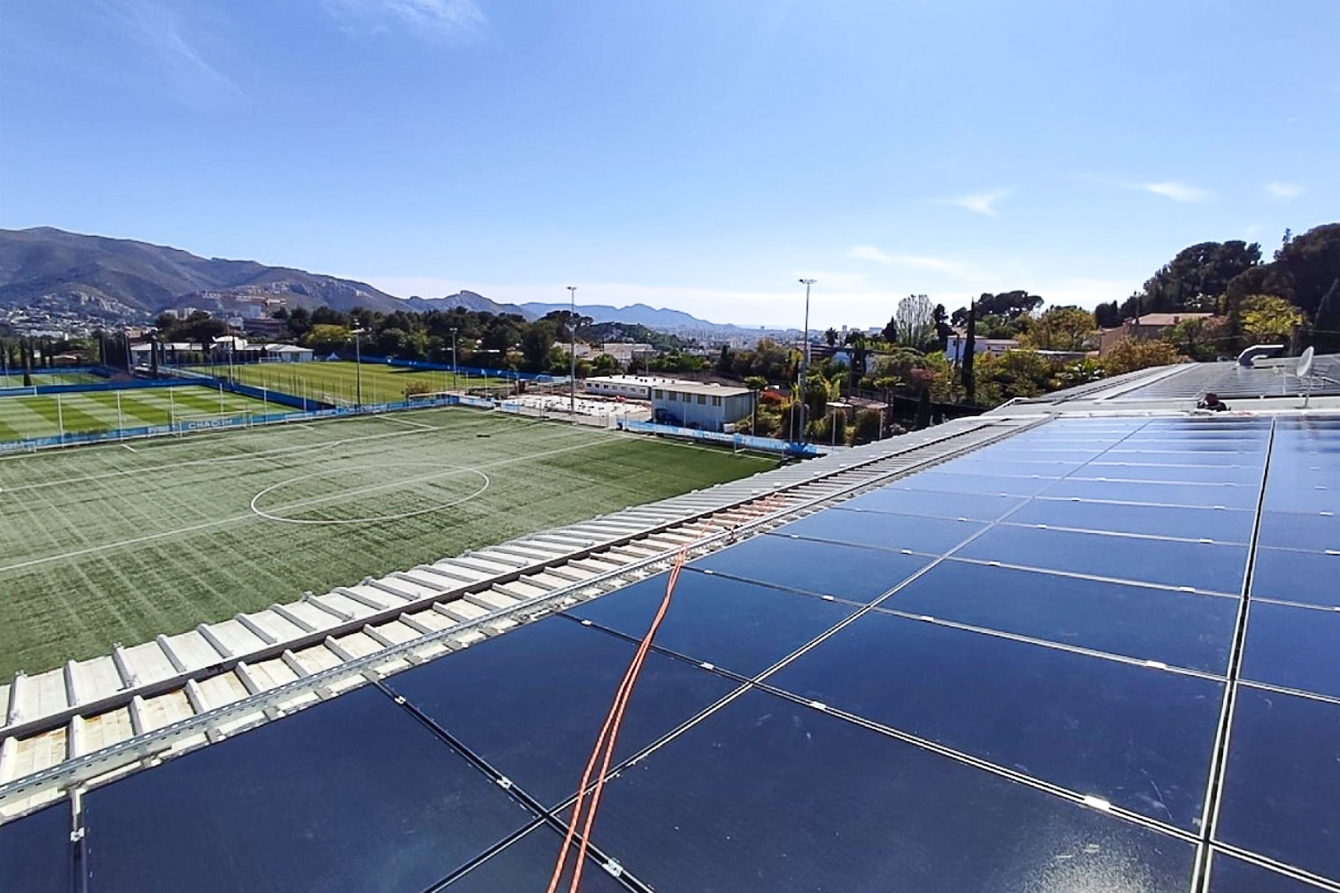 panneaux photovoltaïques, Plus de 500 panneaux solaires installés sur le centre d&rsquo;entraînement de l&rsquo;OM, Made in Marseille