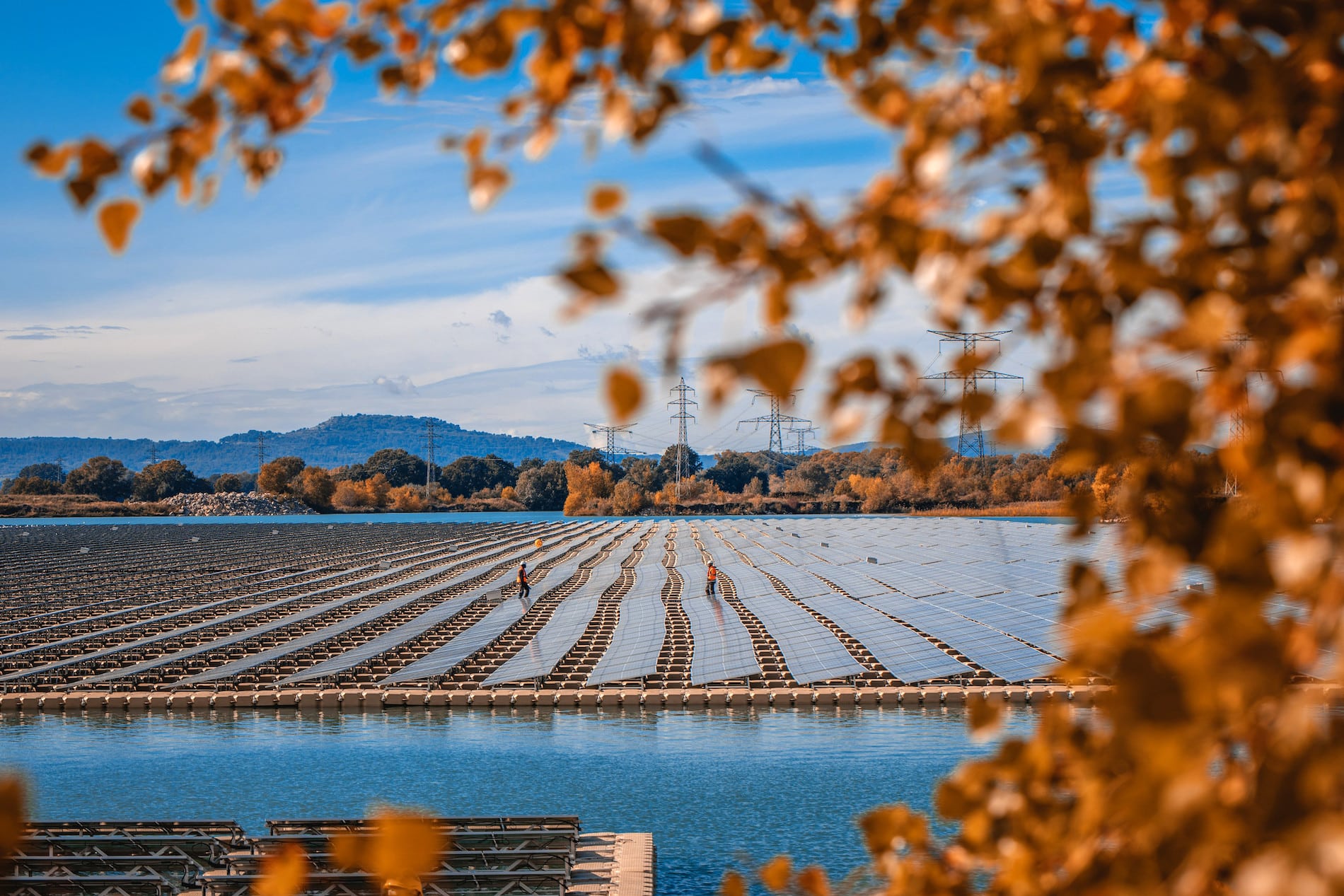 parc solaire flottant, Vidéo | Le premier parc solaire flottant des Bouches-du-Rhône est à Peyrolles, Made in Marseille
