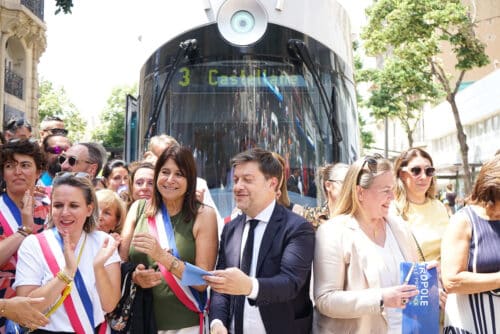 la place, En images | La place Castellane inaugurée dévoile son nouveau banc design, Made in Marseille