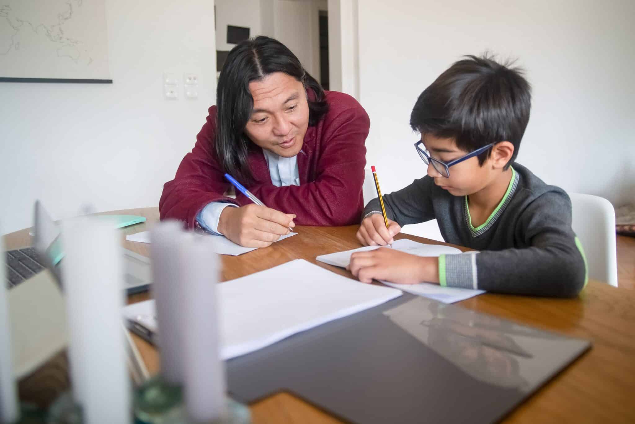 professeur, Pr&eacute;parer la rentr&eacute;e &agrave; Marseille : les crit&egrave;res pour trouver le bon professeur particulier, Made in Marseille