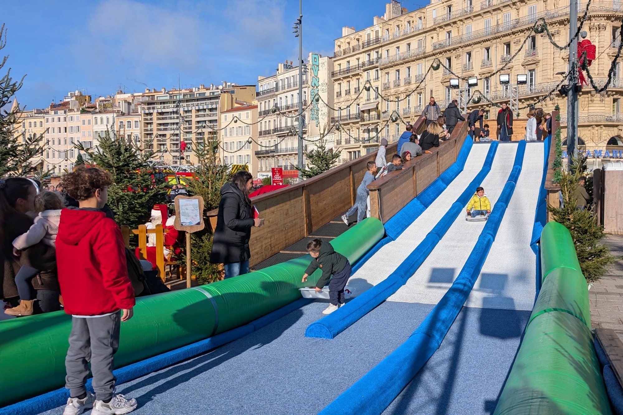 patinoire, Une piste de luge et une patinoire installées sur le Vieux-Port pour les fêtes, Made in Marseille