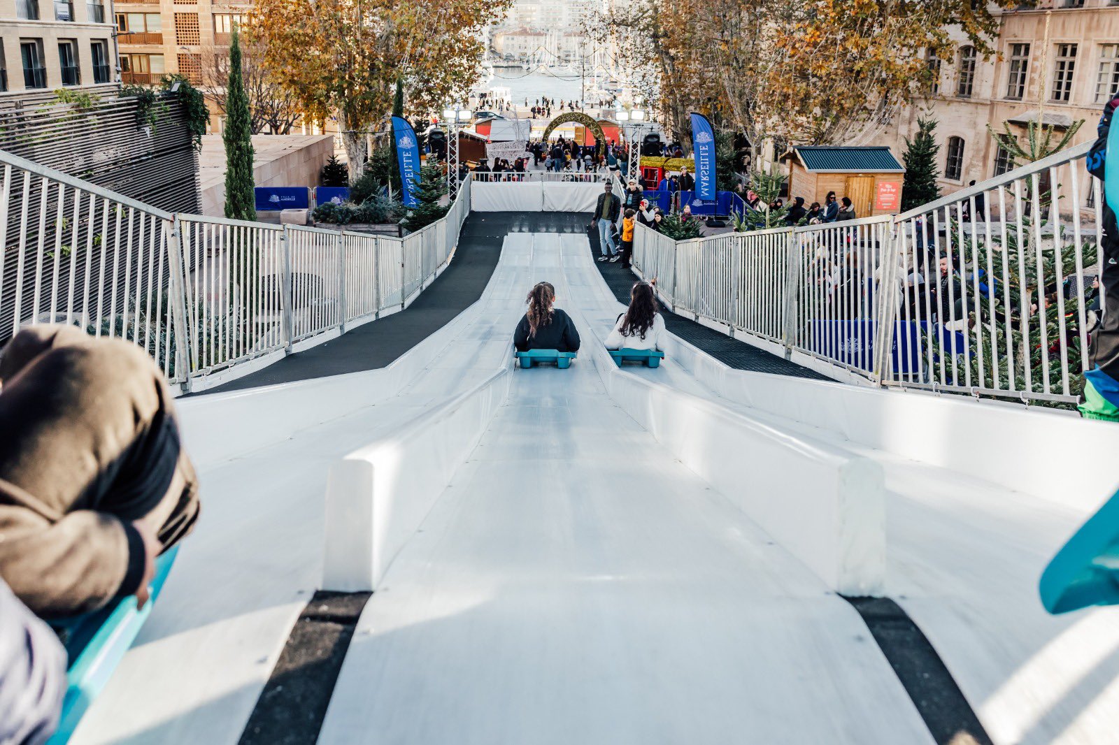 patinoire, Une piste de luge et une patinoire installées sur le Vieux-Port pour les fêtes, Made in Marseille