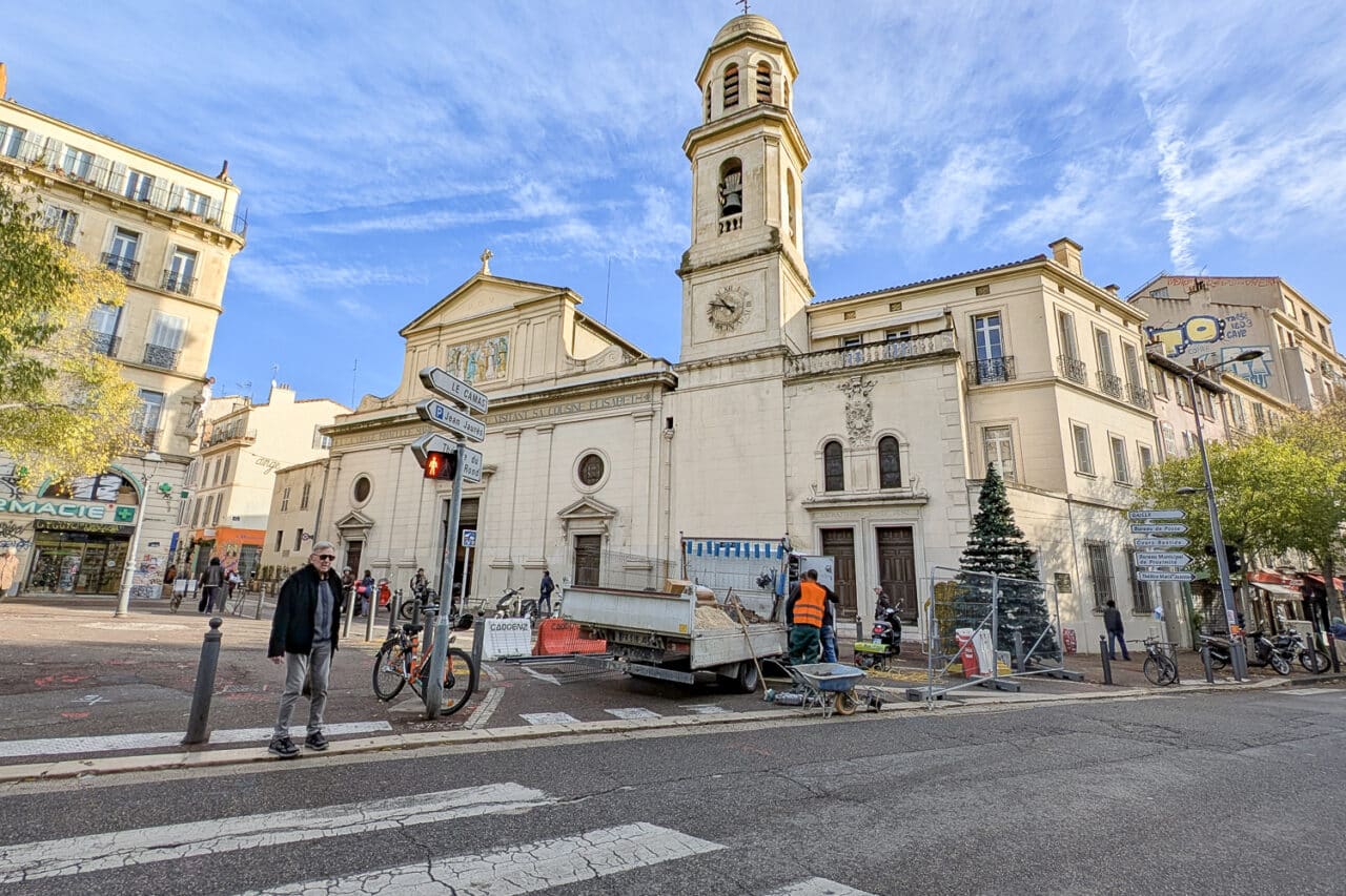 place notre-dame-du-mont, La place Notre-Dame du Mont termine sa piétonnisation totale jusqu&rsquo;à l&rsquo;église, Made in Marseille