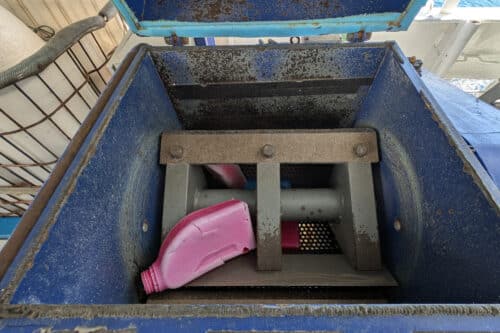 plastique, Vid&eacute;o | Ce navire-laboratoire transforme la pollution plastique en objets et mobilier, Made in Marseille