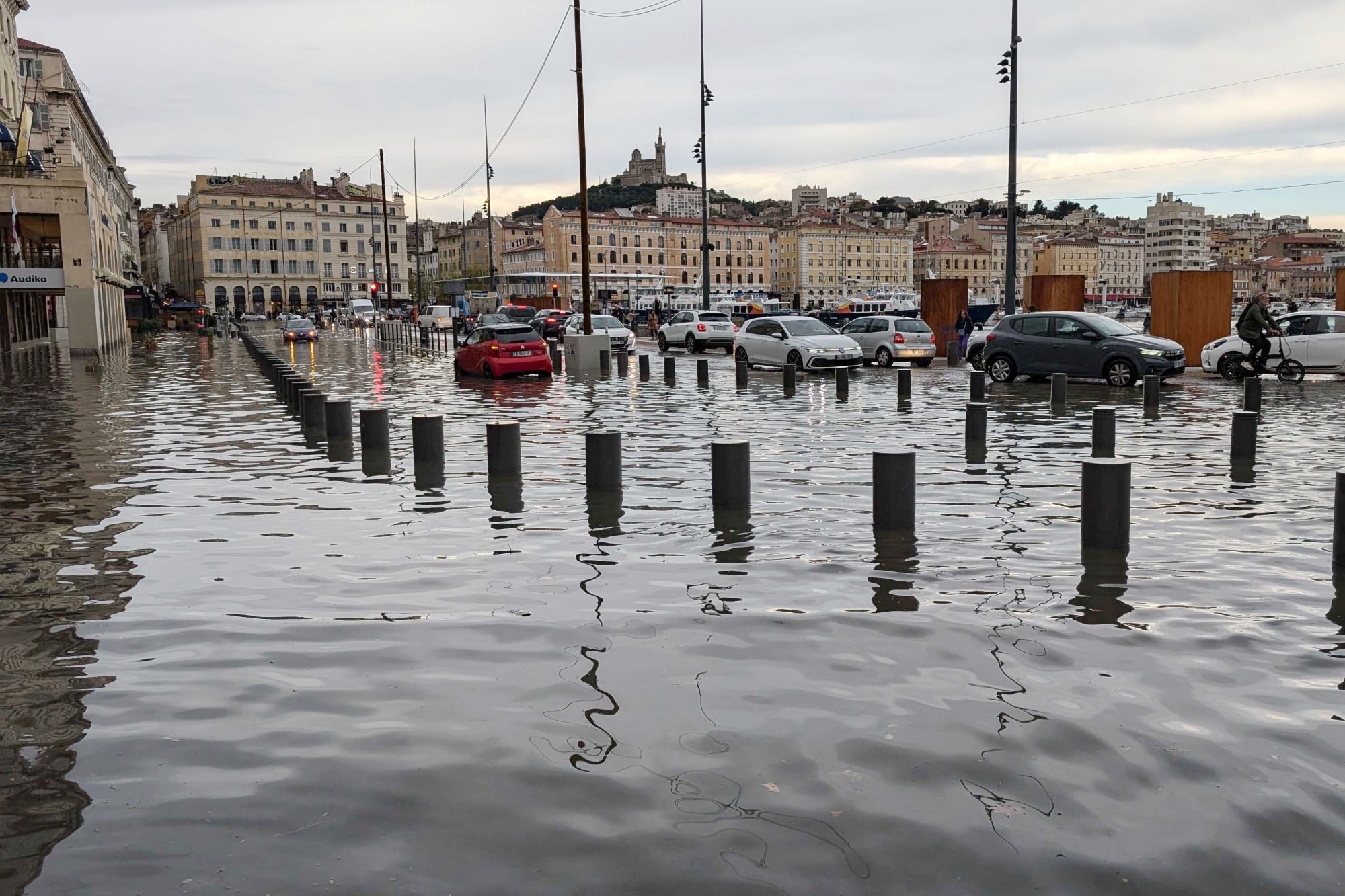 pluies, En images I Le Vieux-Port en partie inondé après de fortes pluies sur Marseille, Made in Marseille