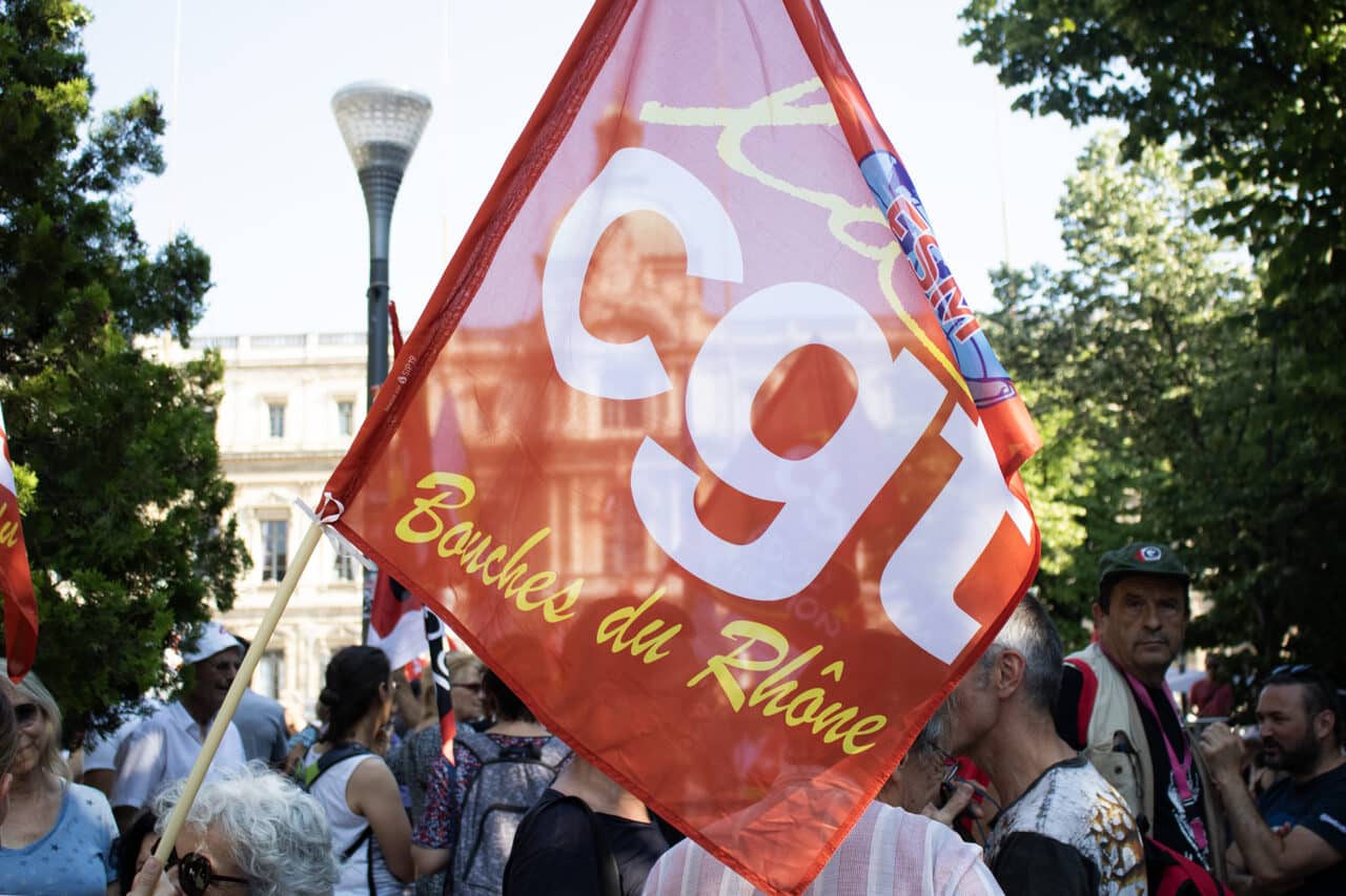 manifestants macron, Retraites, écoles… les syndicats mobilisés contre la venue d&rsquo;Emmanuel Macron à Marseille, Made in Marseille