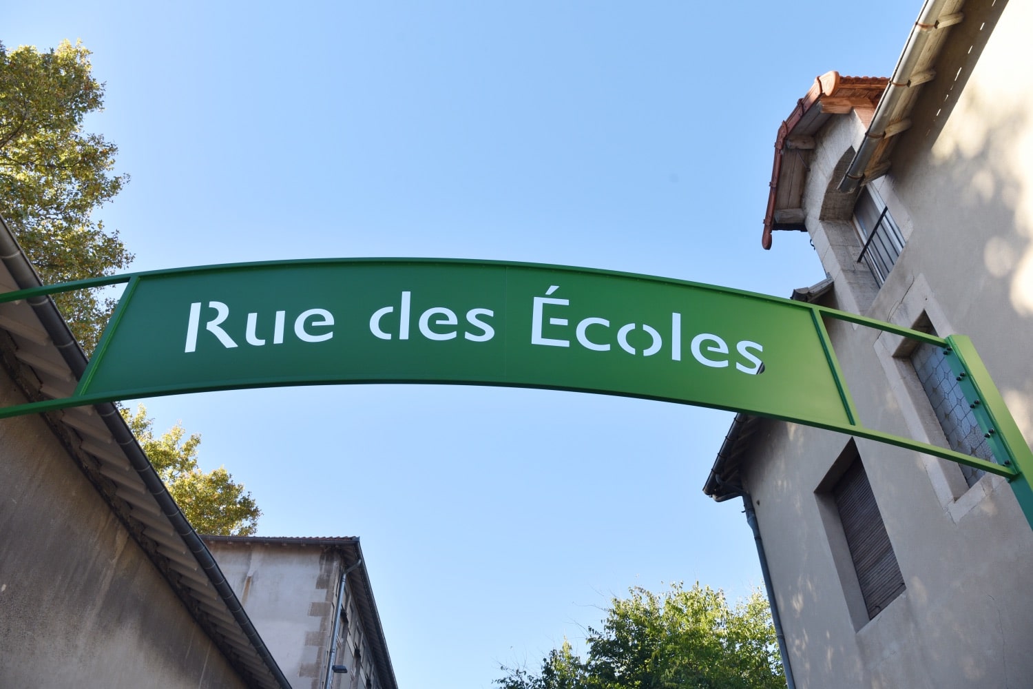 rue des écoles, Une nouvelle rue des écoles végétalisée et apaisée au centre d&rsquo;Avignon, Made in Marseille