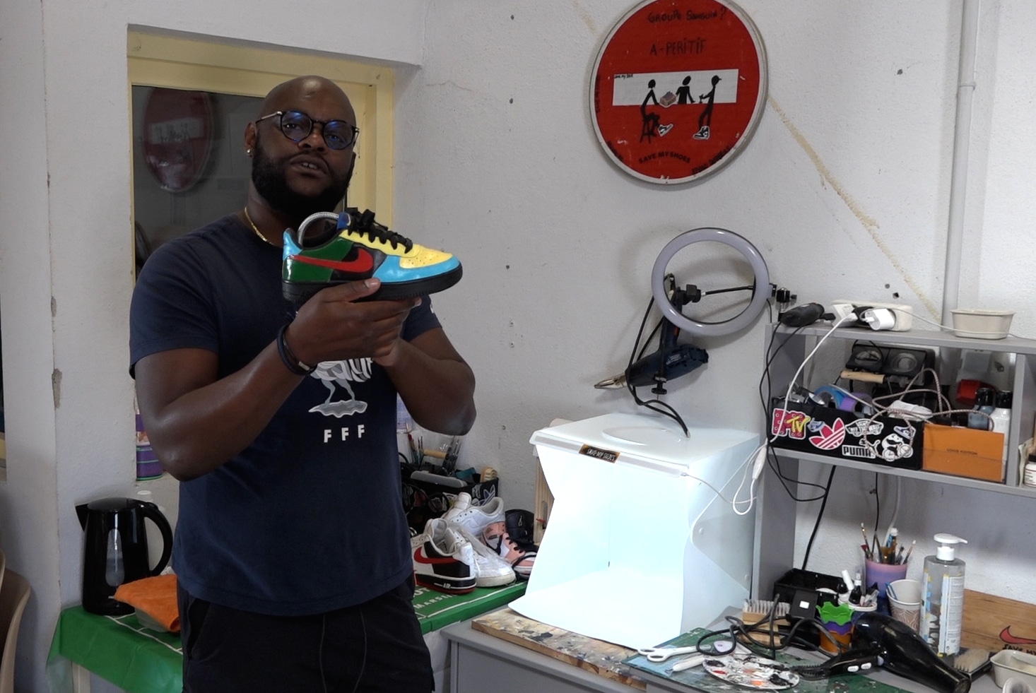 save my shoes, Vidéo | Save My Shoes offre une nouvelle vie aux vieilles baskets, Made in Marseille