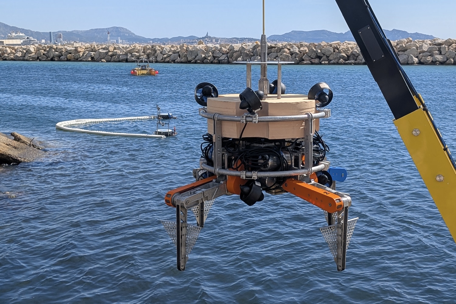 drones, Vidéo | Des drones marins récupèrent des déchets en toute autonomie à l&rsquo;Estaque, Made in Marseille