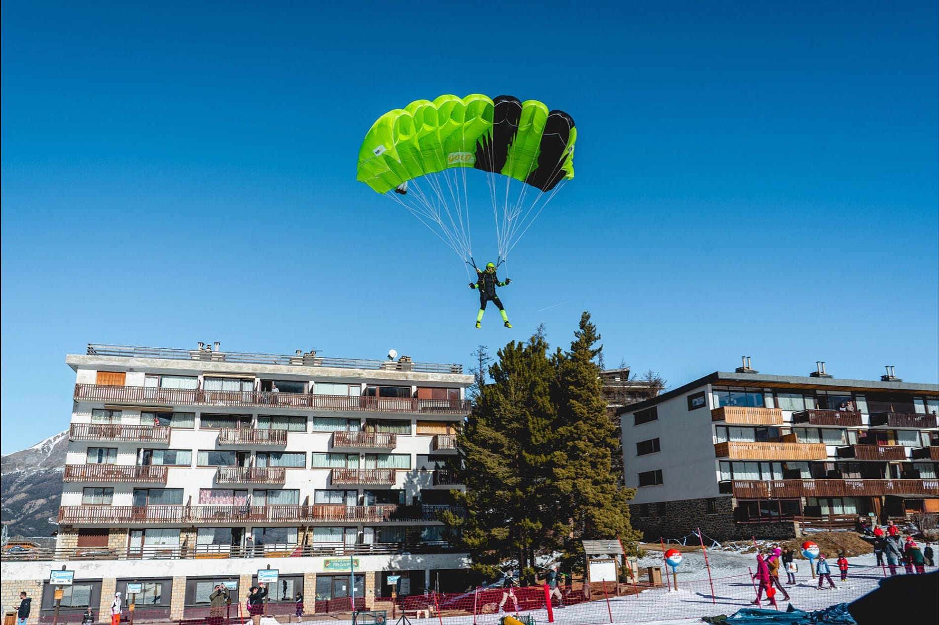 Pra Loup, Une grande compétition mêlant parachute et ski à Pra Loup ce week-end, Made in Marseille