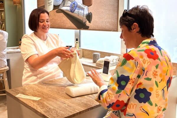 L'occitane, Pour f&ecirc;ter ses 50 ans, L&rsquo;Occitane en Provence d&eacute;voile ses secrets de fabrication, Made in Marseille
