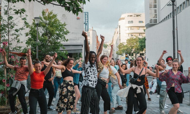 Le S.W.A.G. Studio a fait ses débuts dans le quartier populaire de Belleville, à Paris.
