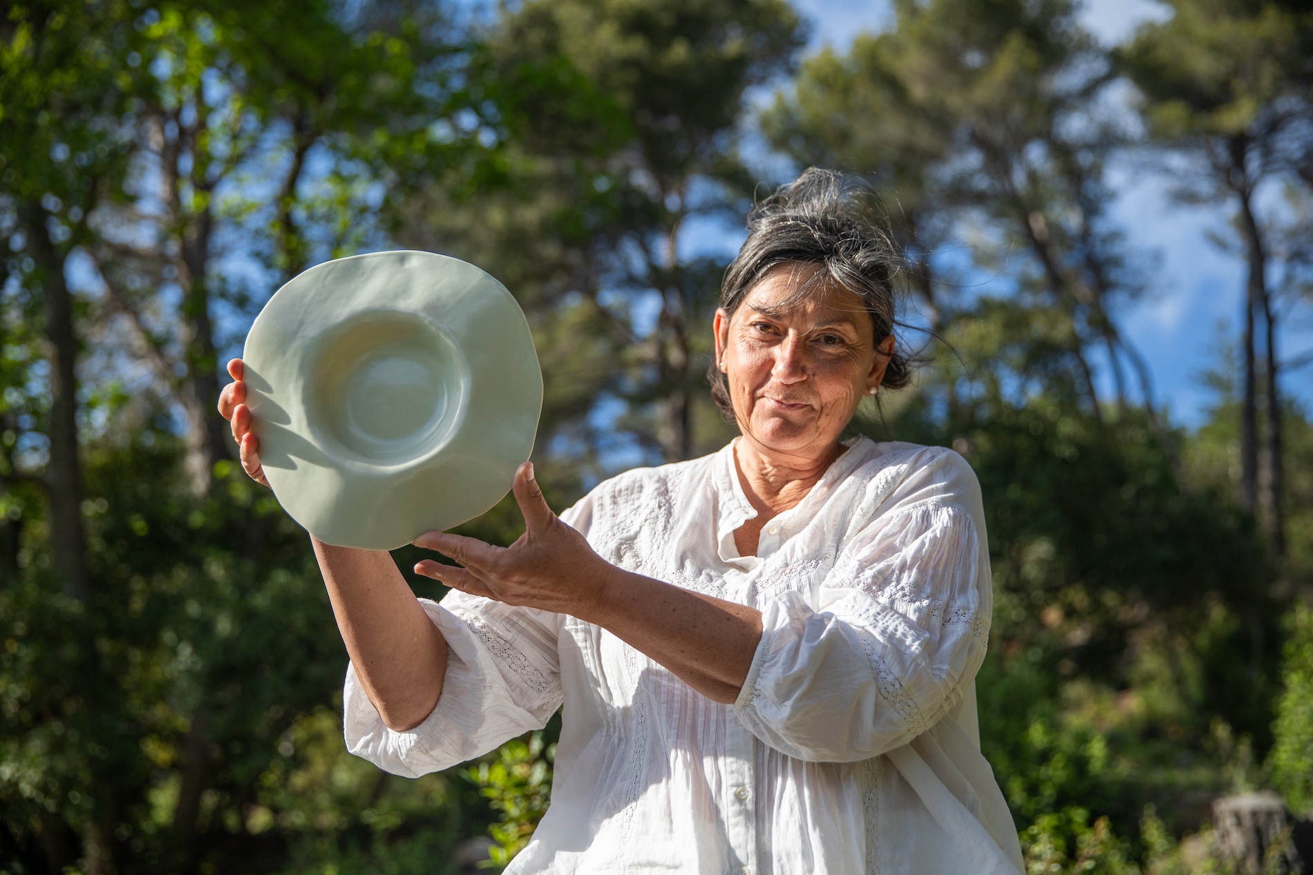 sylvie g&eacute;lis, Sylvie G&eacute;lis, la c&eacute;ramiste proven&ccedil;ale qui fa&ccedil;onne les grandes tables, Made in Marseille