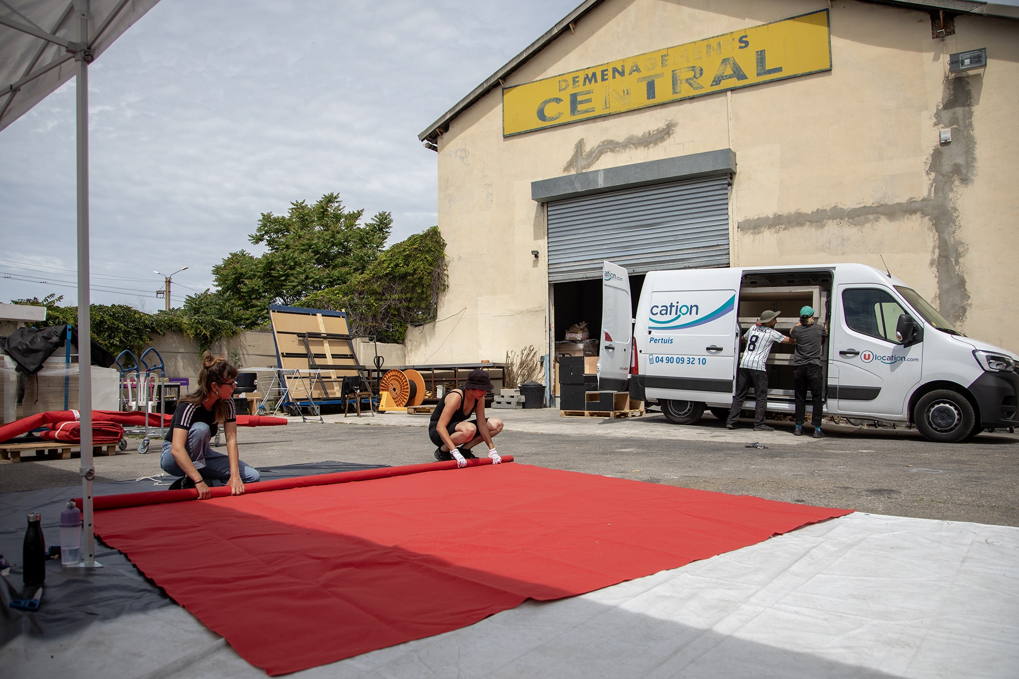 tapis rouge, Vidéo | Le tapis rouge de Cannes s&rsquo;offre une seconde vie à Marseille, Made in Marseille