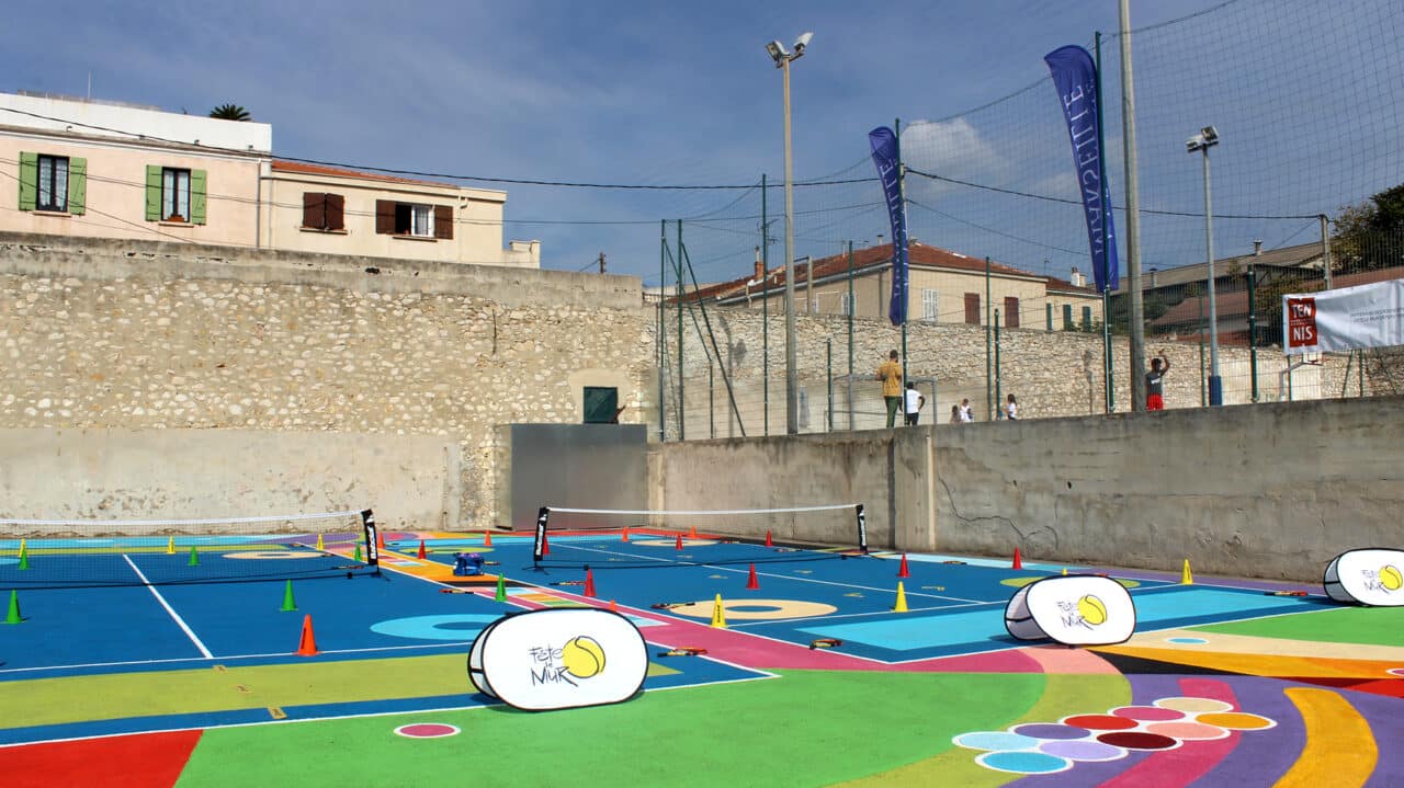 playground, Vidéo | Un terrain de sport haut en couleurs inauguré dans les quartiers Nord, Made in Marseille
