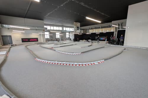 course, Vidéo | Une start-up marseillaise lance un concept de course de voitures miniatures, Made in Marseille