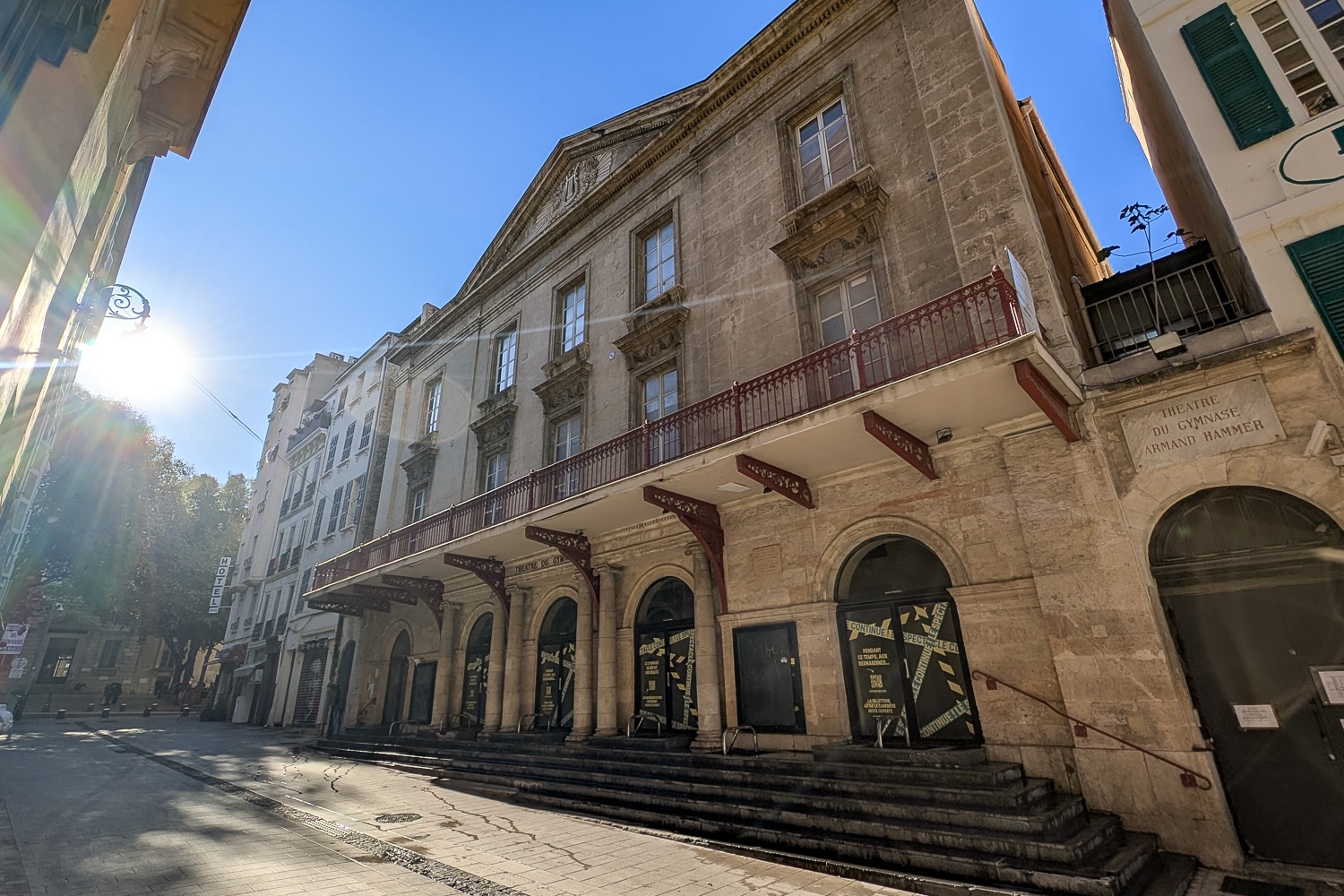 th&eacute;&acirc;tre du gymnase, Vid&eacute;o | &Agrave; Marseille, l&rsquo;historique th&eacute;&acirc;tre du Gymnase entame enfin sa grande r&eacute;novation, Made in Marseille